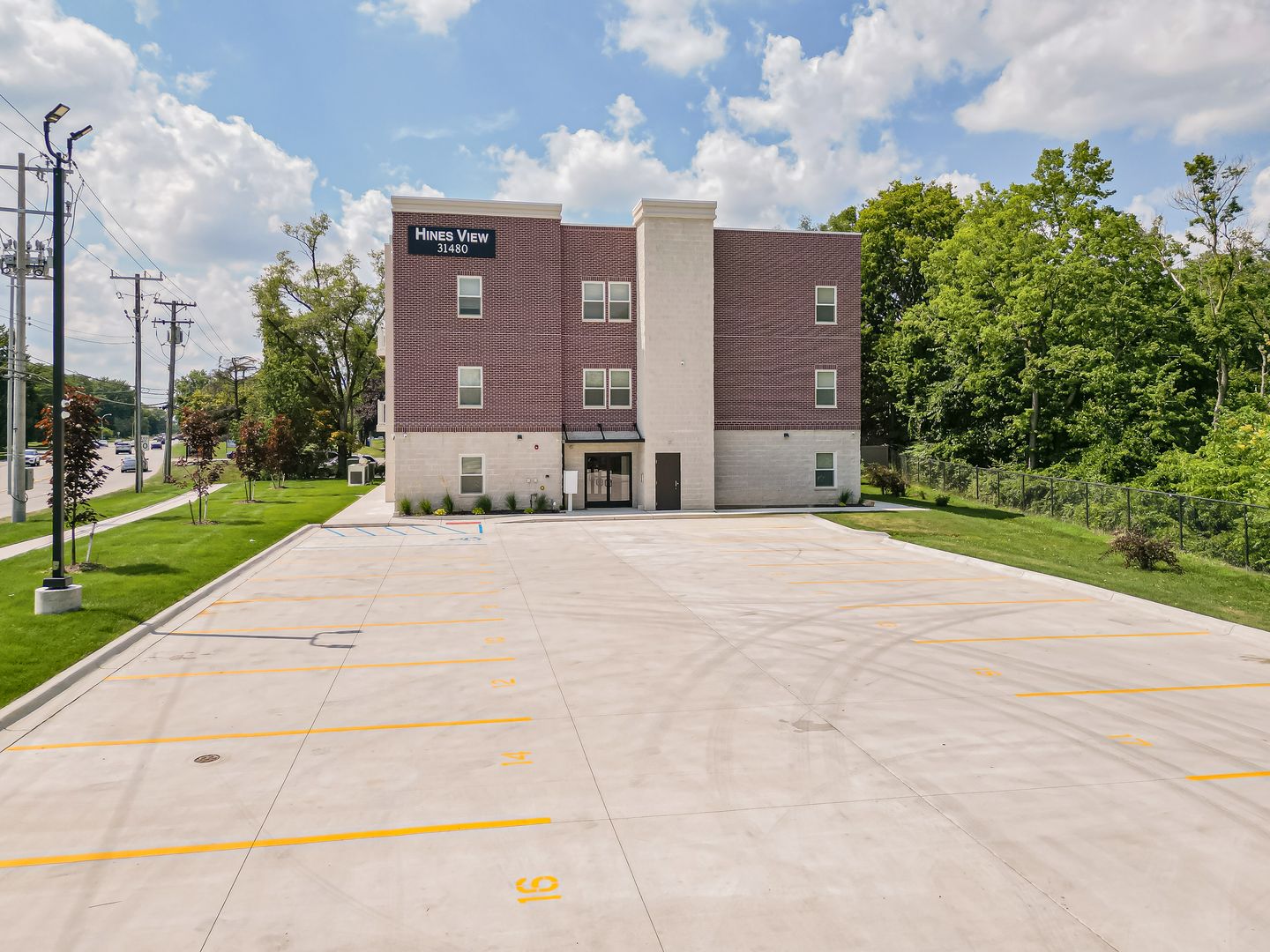 Westland Apartment: 31480 Warren Rd