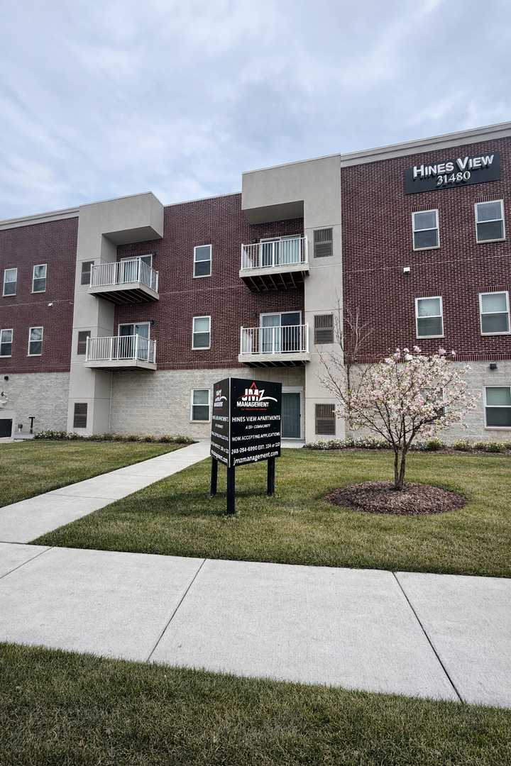Westland Apartment: 31480 Warren Rd
