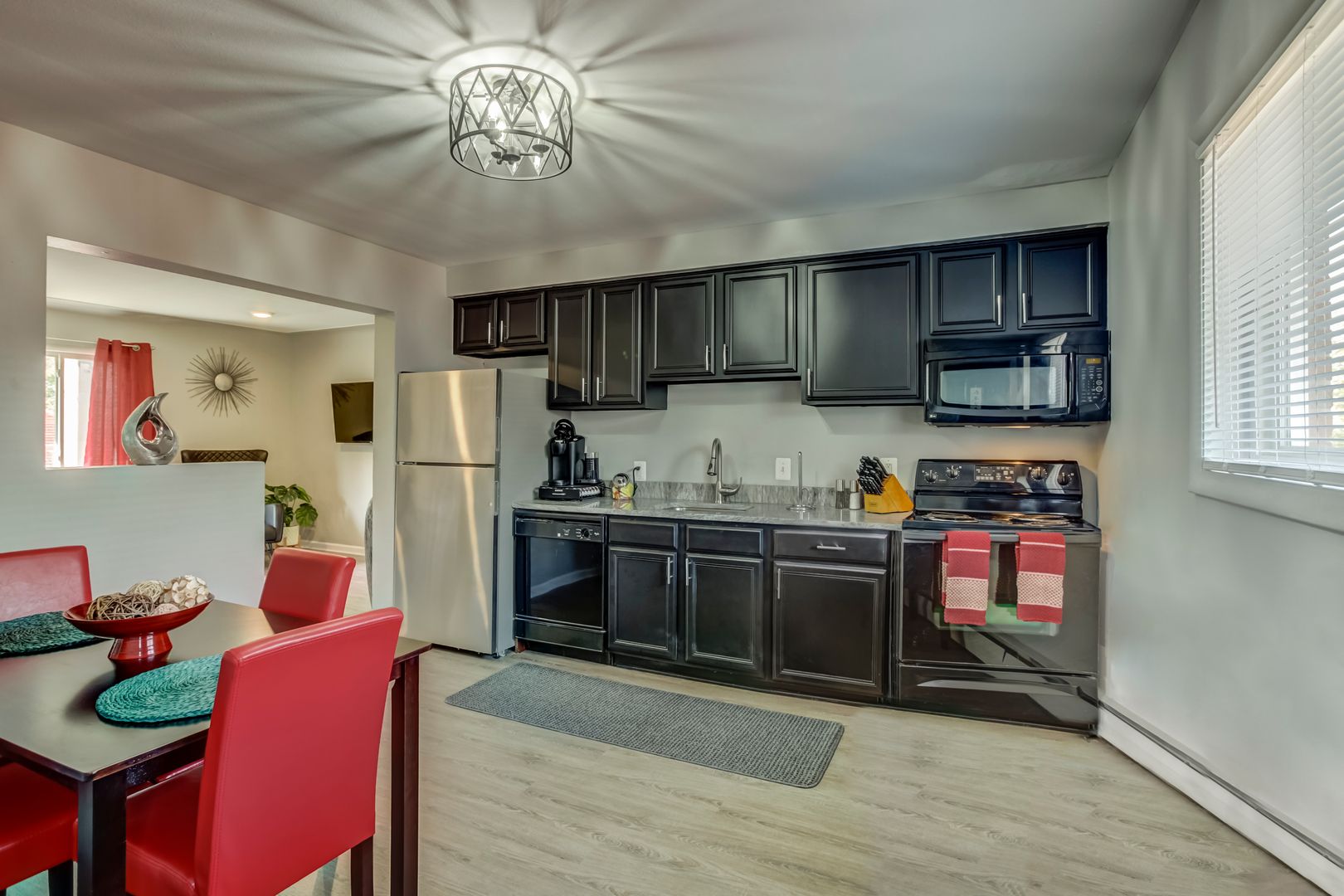 Clawson Apartment: 649 Maple Rd