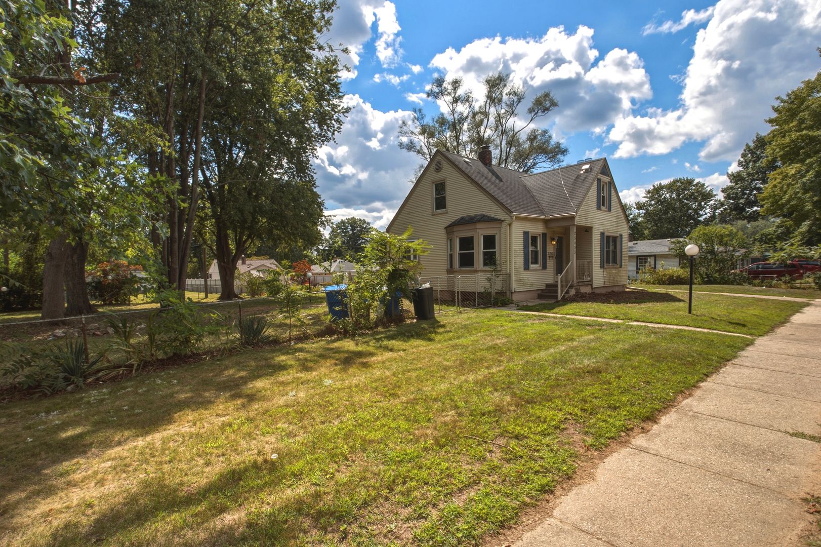 Dearborn Heights House: 25433 McDonald St