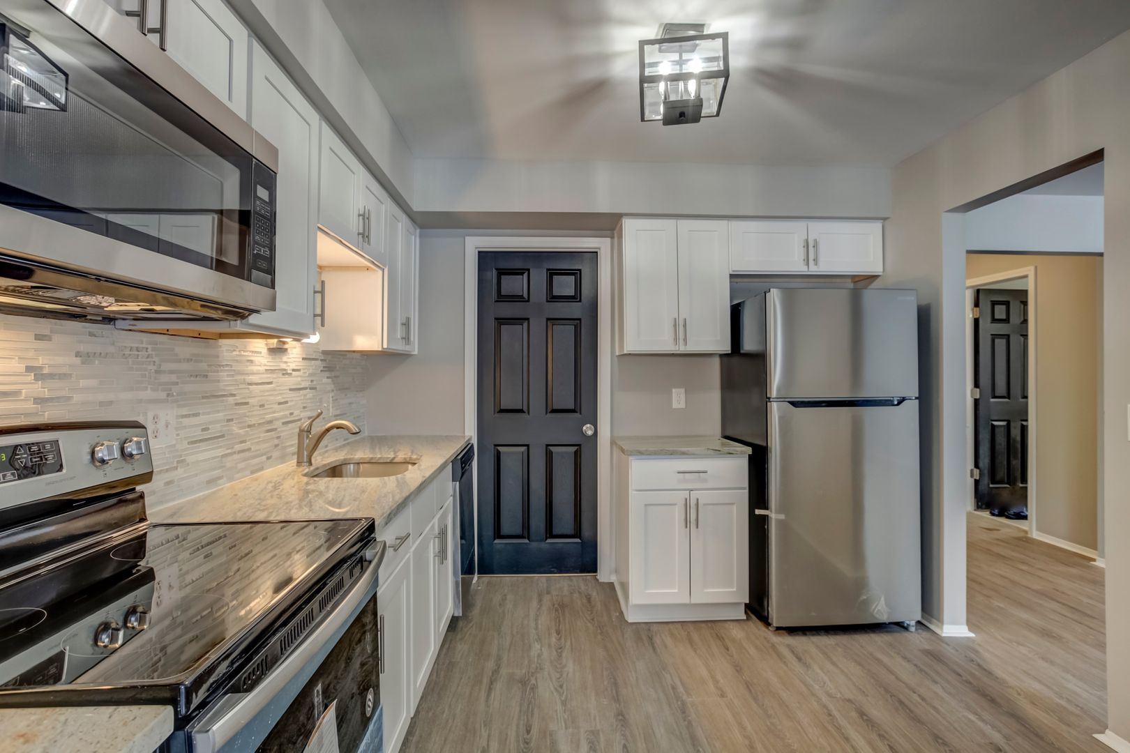 Farmington Hills Apartment: 32023 W 14 Mile Rd