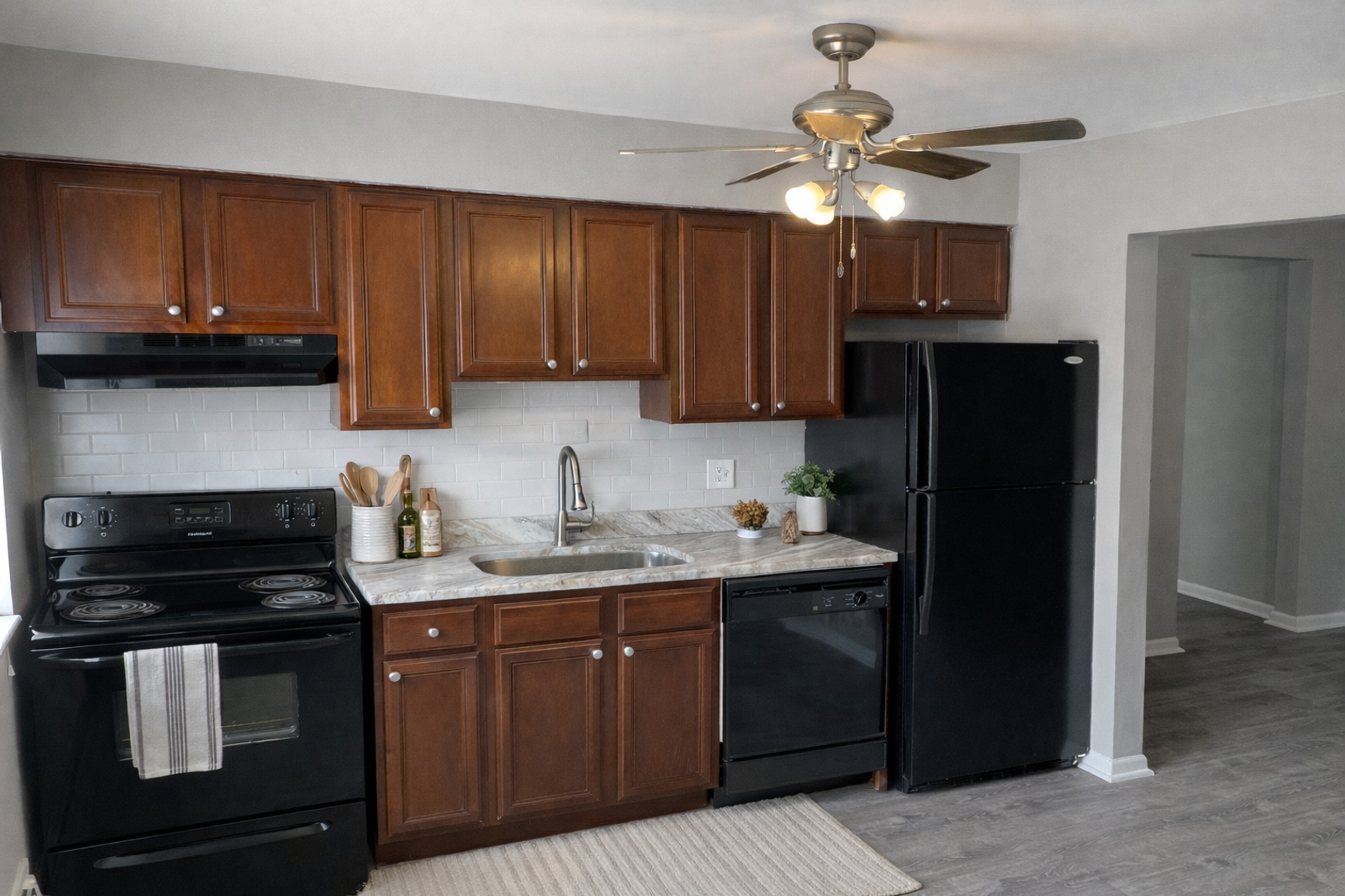 Clawson Apartment: 629 Maple Rd