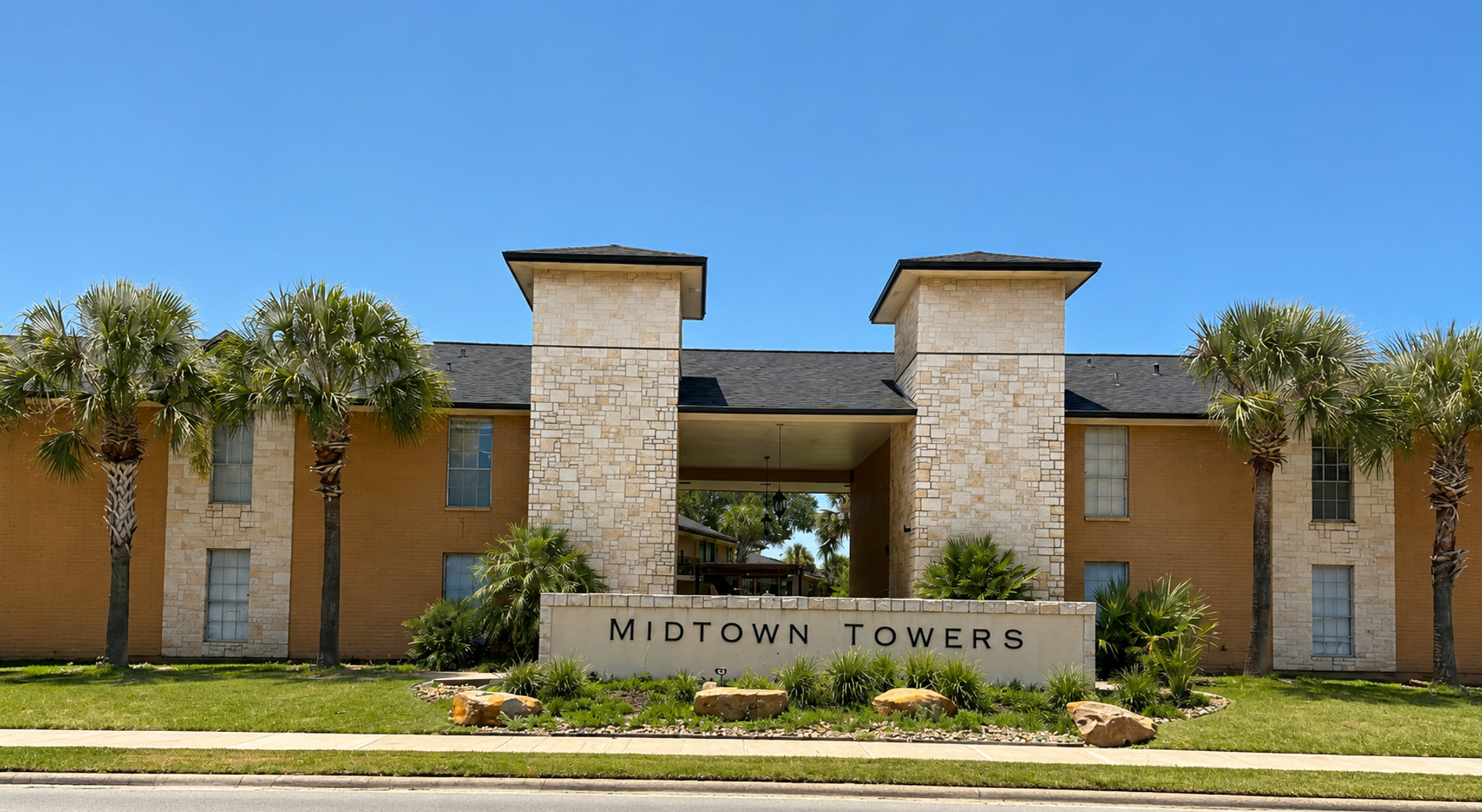 Midtown Manor &amp; Towers 6 of 8