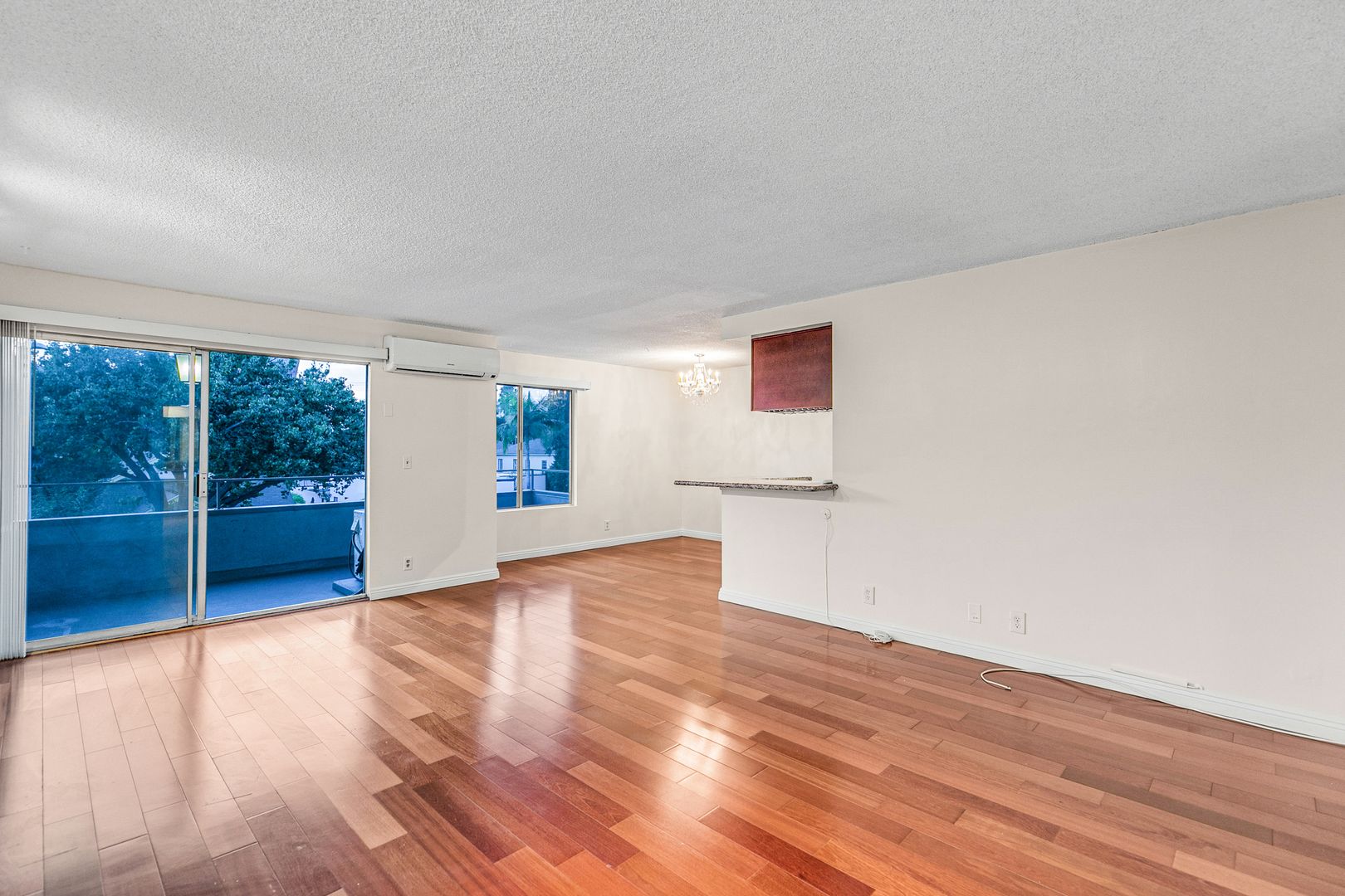 West Hollywood Apartment: 642 N West Knoll Dr