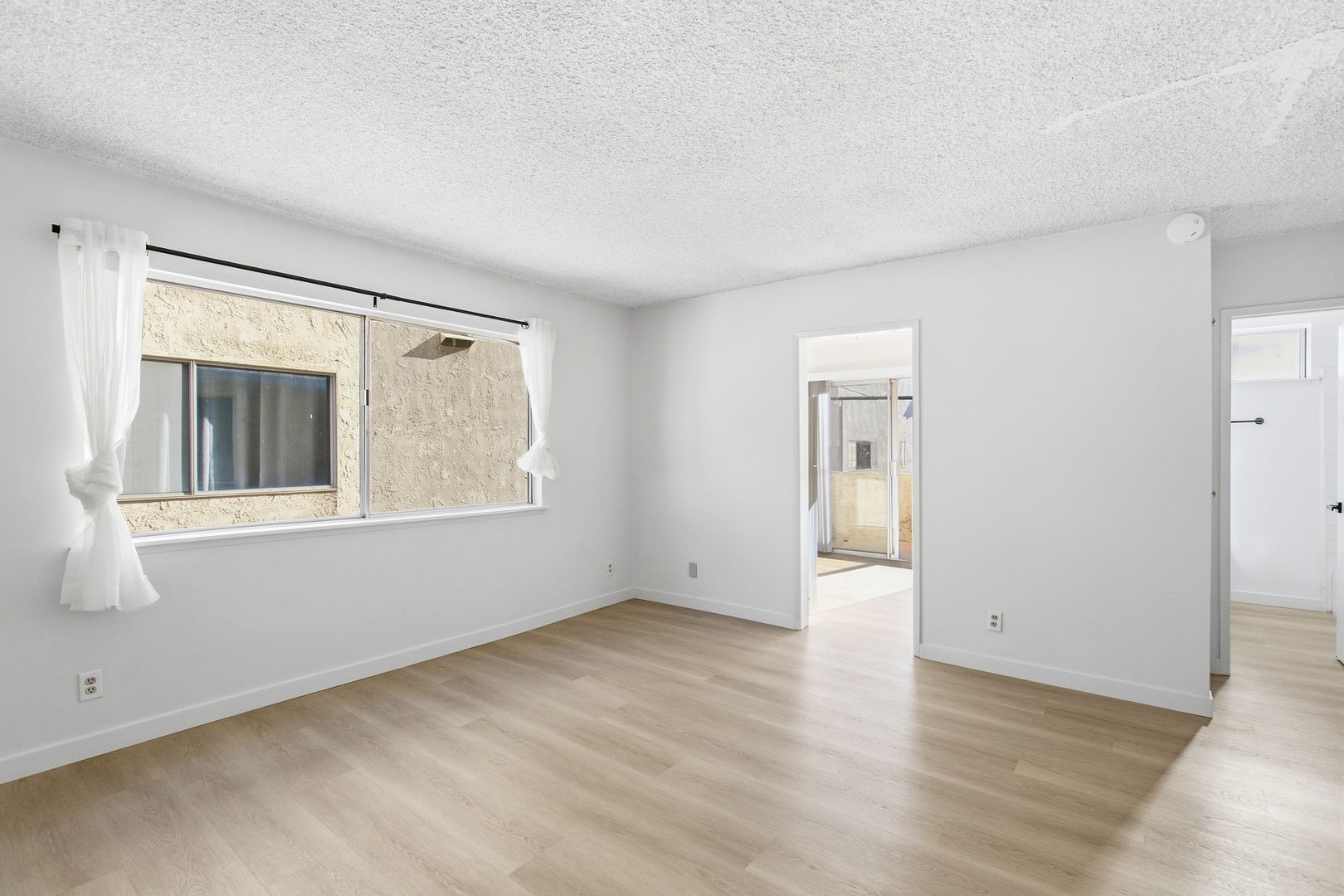 Santa Monica Apartment: 1142-1148 9th St.