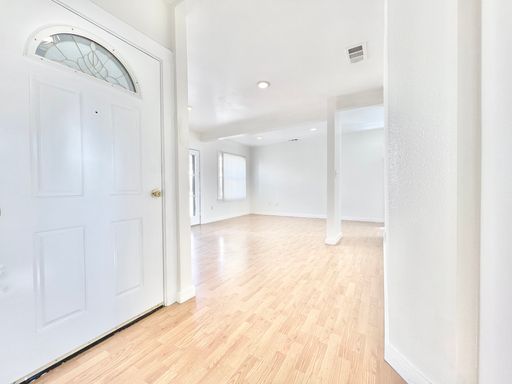 Beautiful updated “house-style” 4 Bedroom + 2 Bath – photo 1