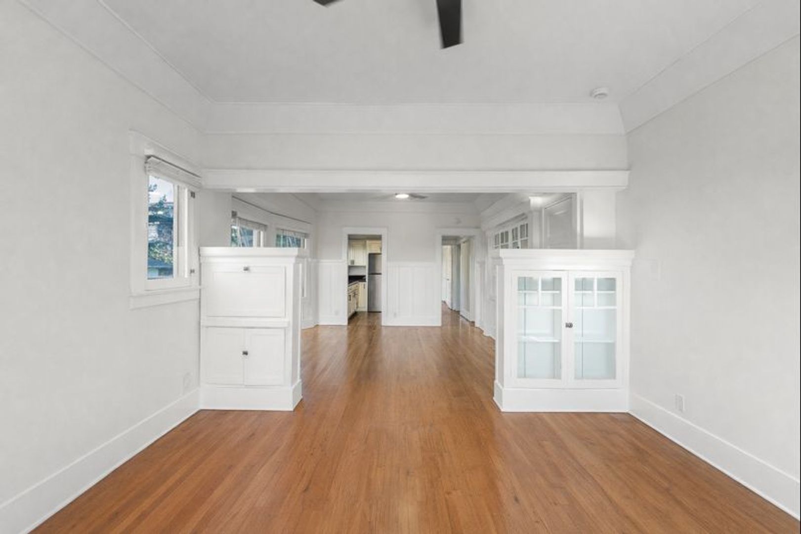 Los Angeles Apartment: 1509 Bellevue Ave