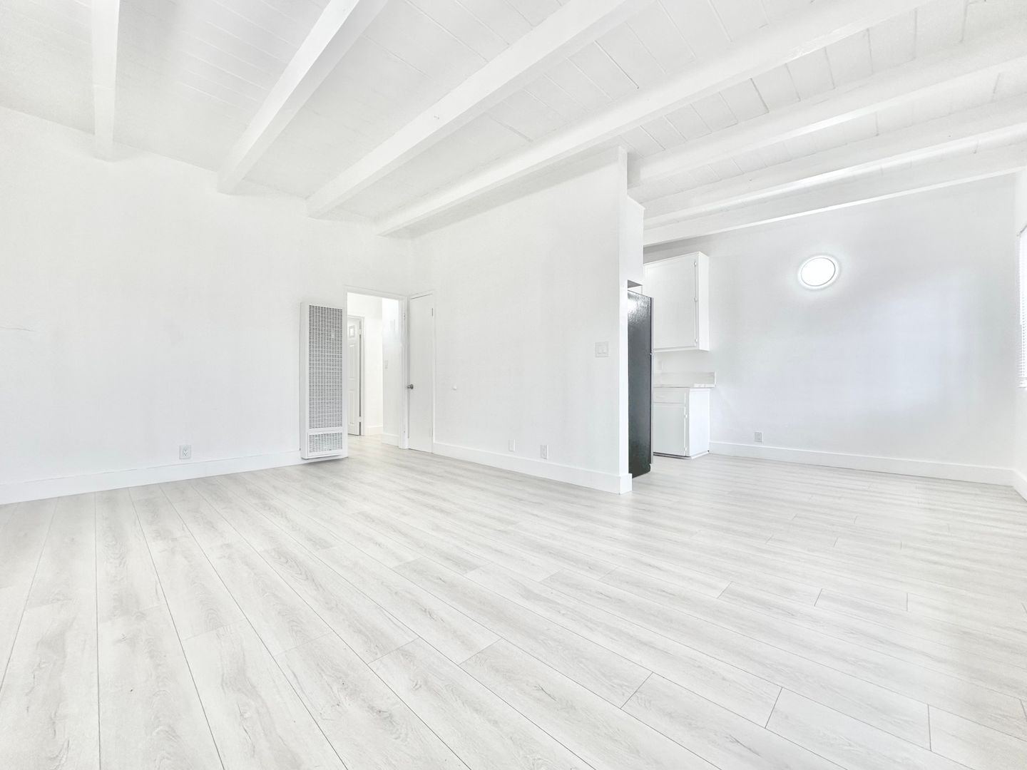 Los Angeles Apartment: 3324 Drew Street