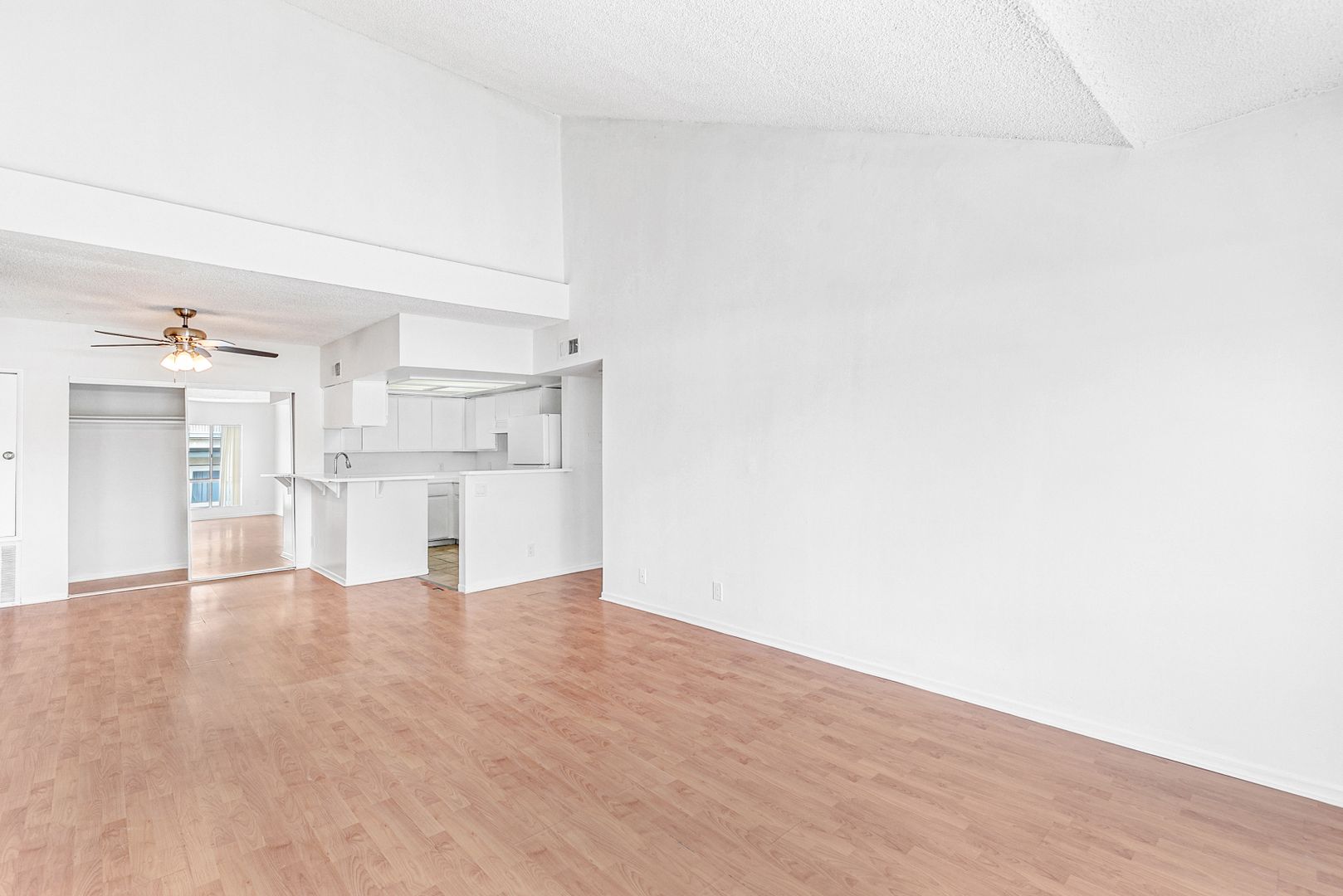 North Hills Apartment: 15603 Parthenia Street