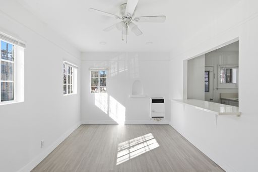 Beautiful remodeled 1 Bedroom + 1 Bath – photo 1