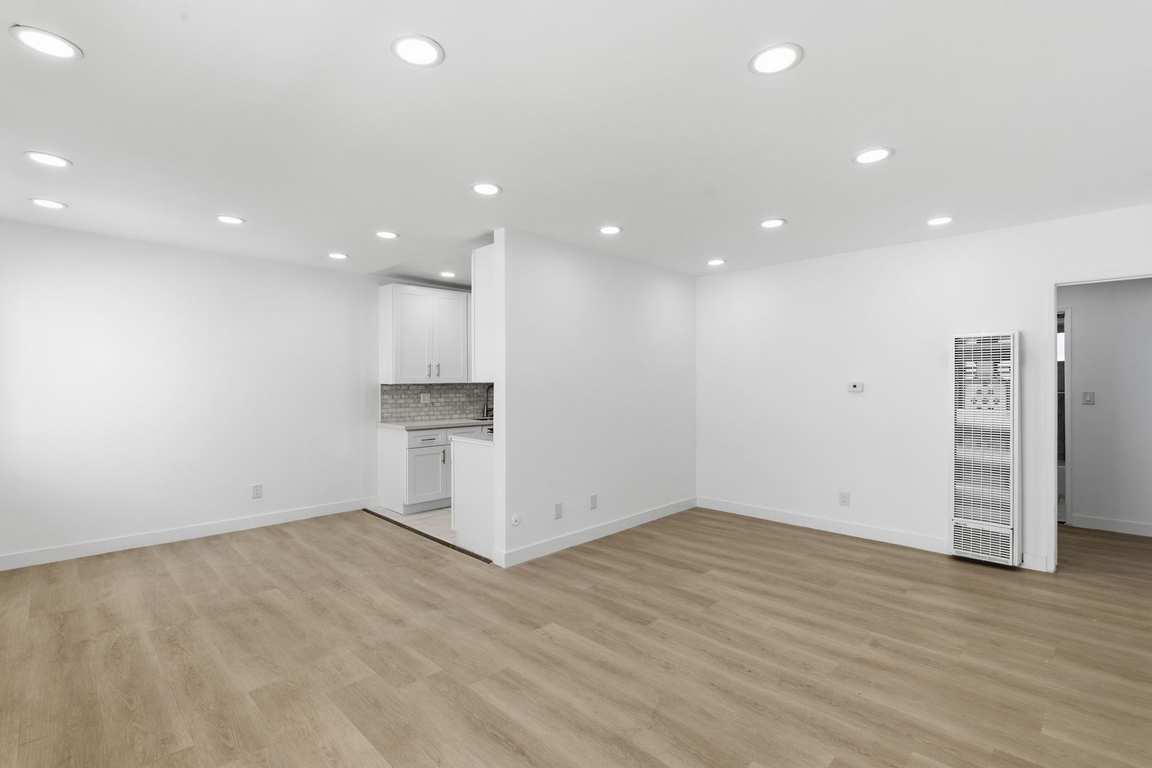 Los Angeles Apartment: 849 Wilcox Ave