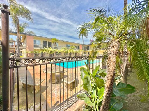 Newly remodeled modern 1 Bed + 1 Bath