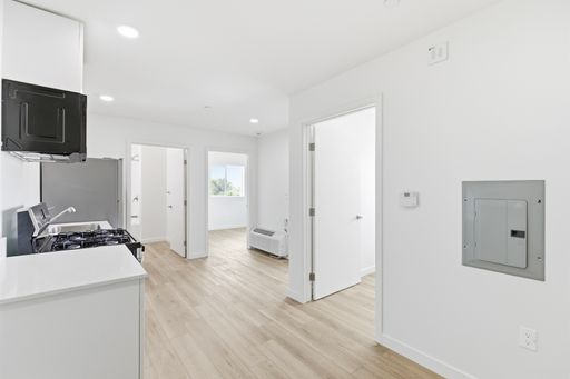New modern 2 Bedroom + 1 Bath – photo 1