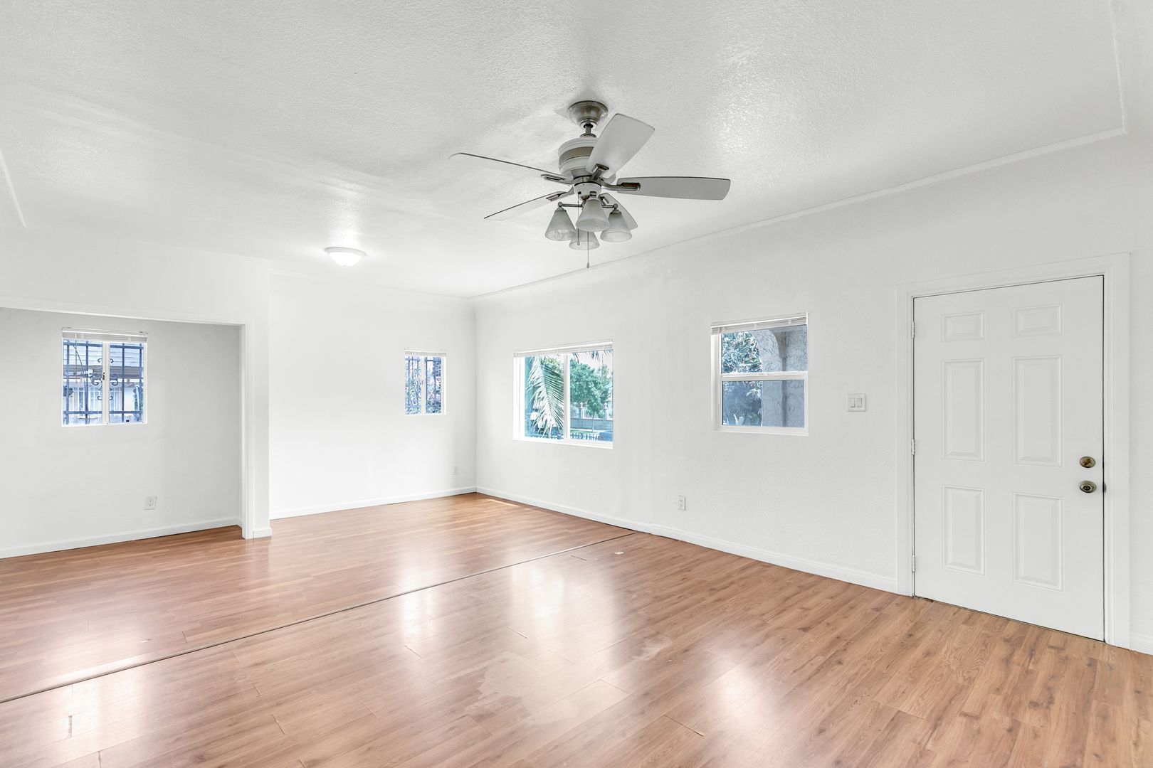 Los Angeles Apartment: 321 E. 84th Street