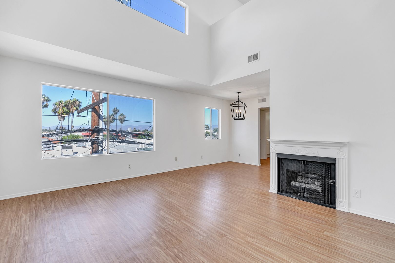 Sherman Oaks Apartment: 14455 Dickens St