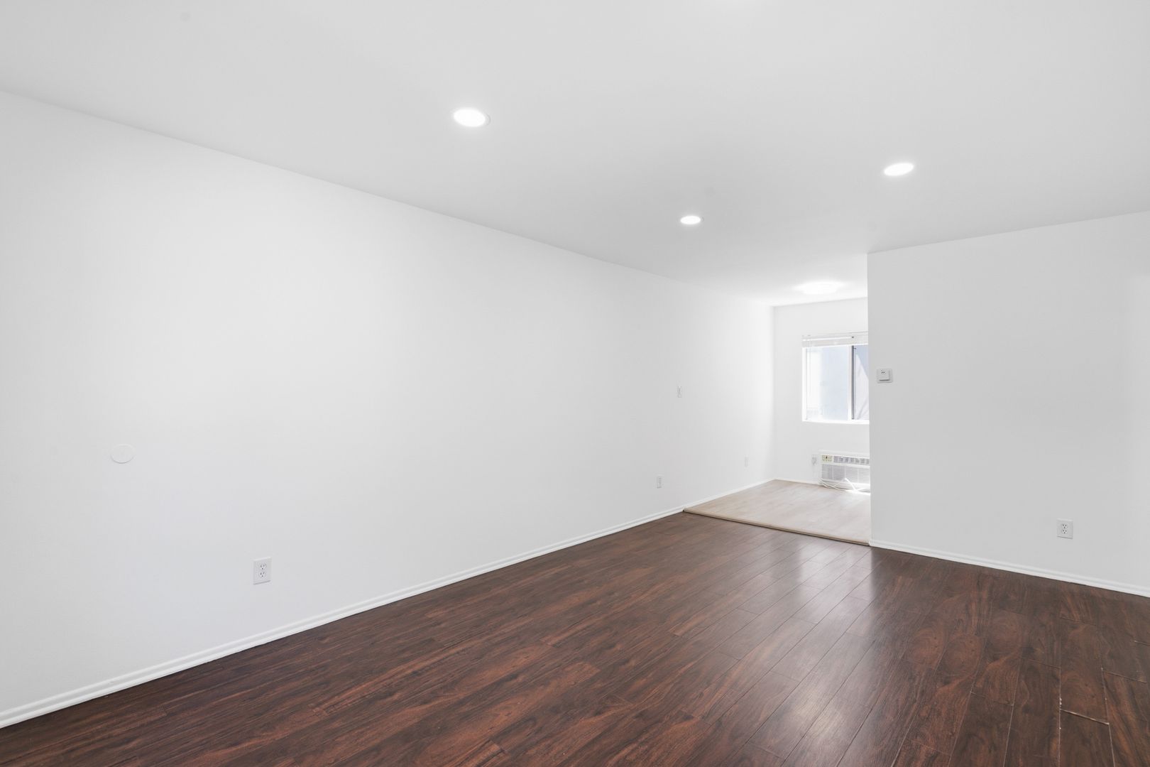 North Hollywood Apartment: 7100 Fulton Ave