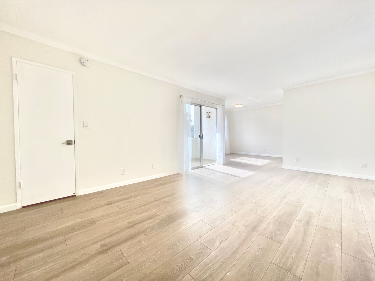 Santa Monica Apartment: 1142-1148 9th St