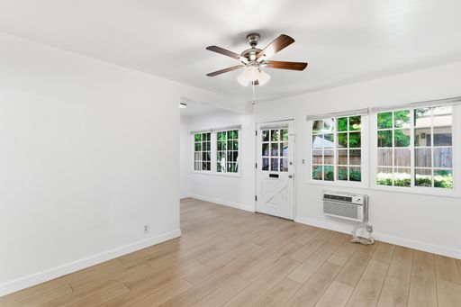 Newly remodeled 1 Bed + 1 Bath – photo 1
