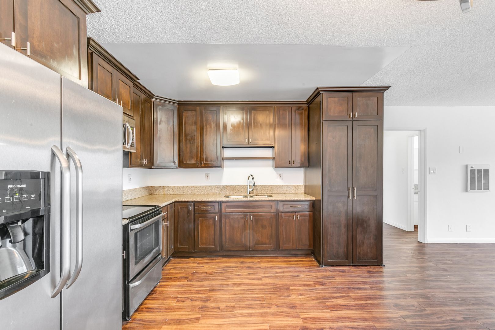 Long Beach Apartment: 600 Almond Avenue