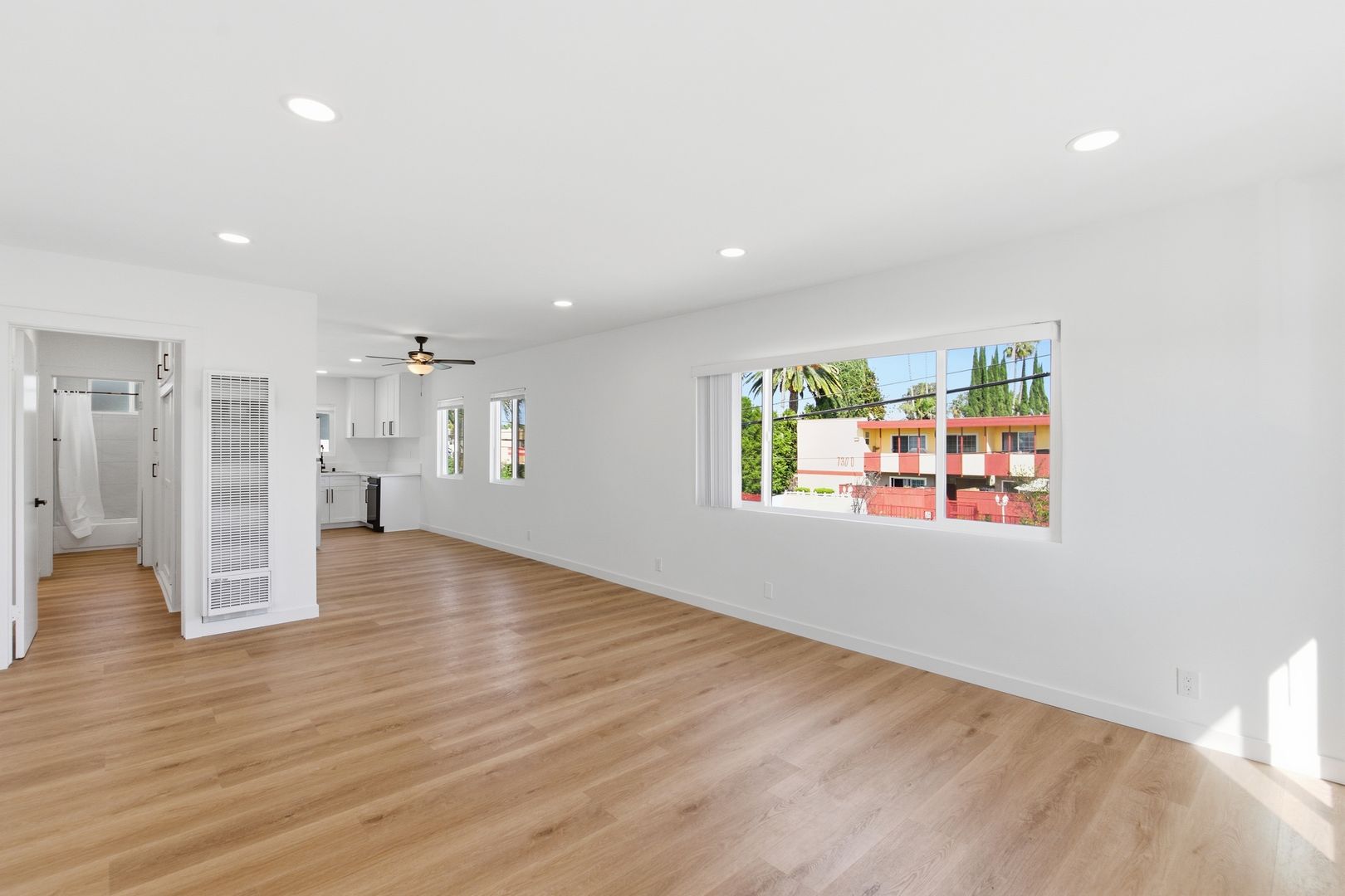 Canoga Park Apartment: 7305 Variel Avenue