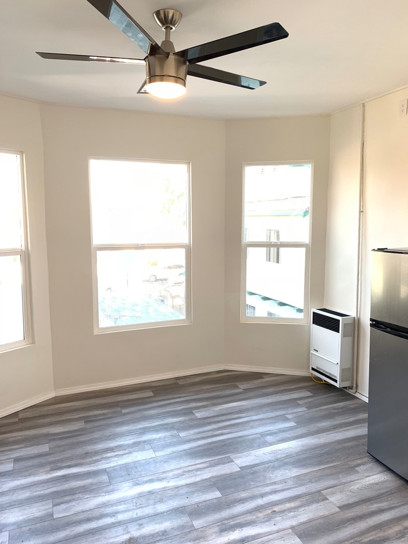 Los Angeles Apartment: 156 E 35th St.