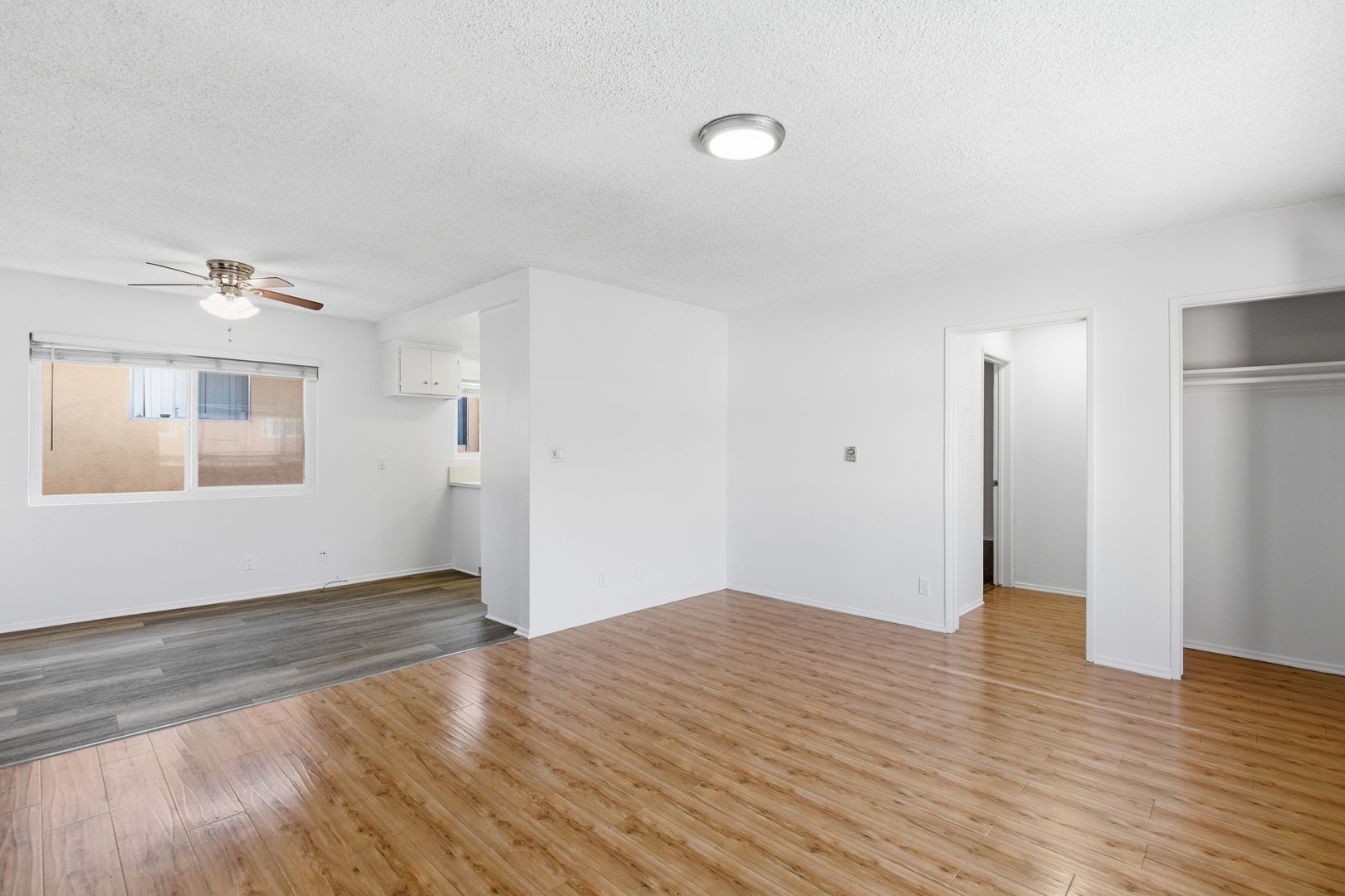 Reseda Apartment: 6640 Darby Ave