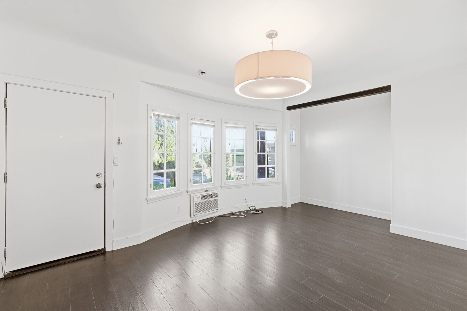 Los Angeles Apartment: 1301 N. Stanley Ave