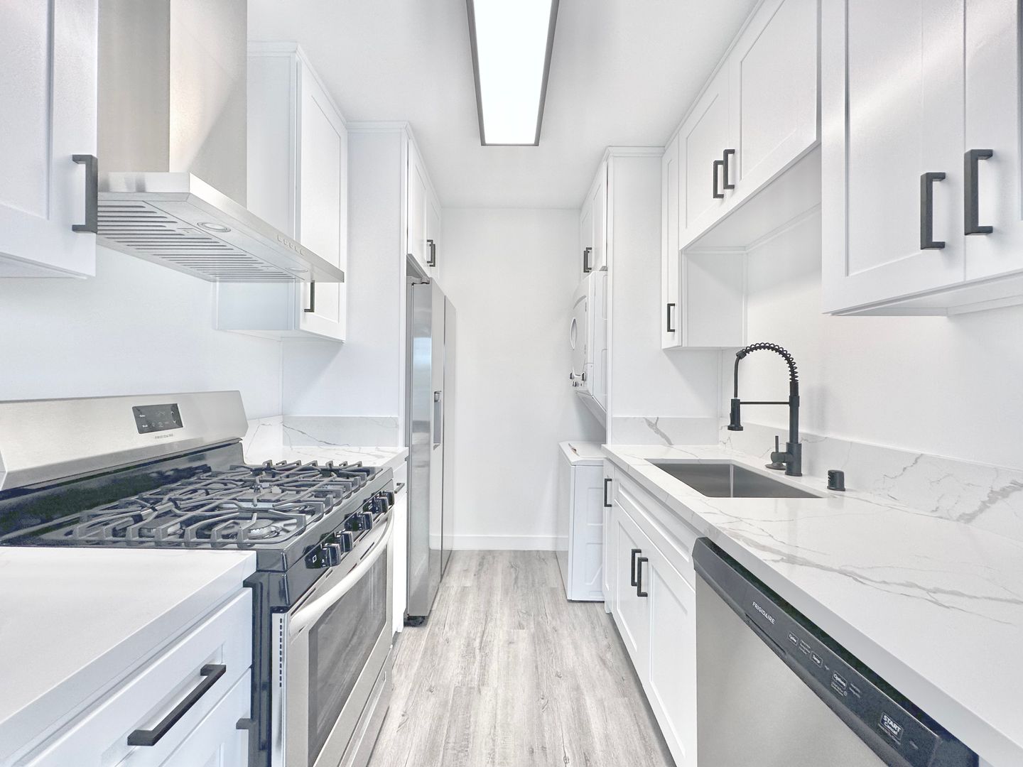 Los Angeles Apartment: 10745 La Grange Avenue