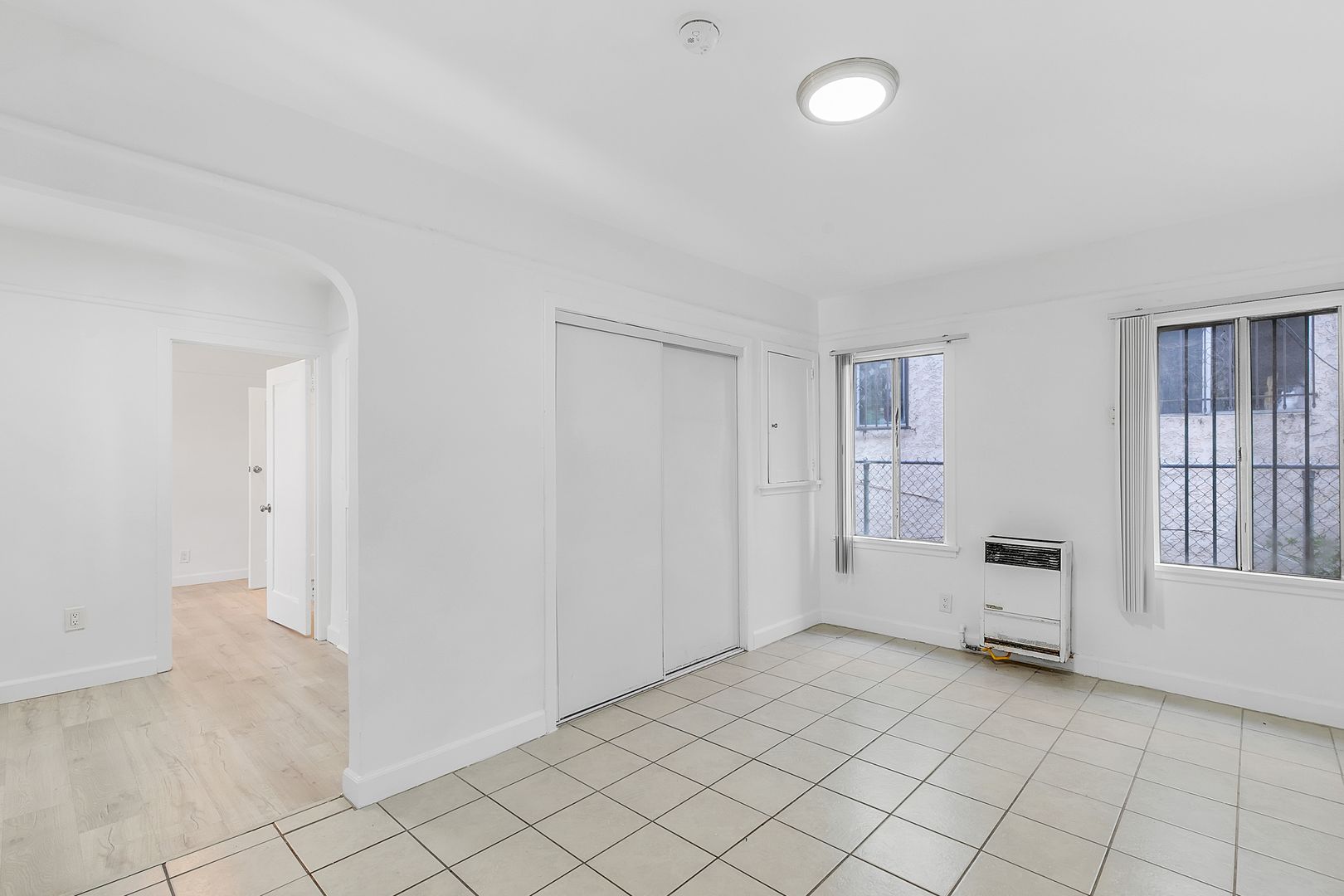 Los Angeles Apartment: 1426 S Bonnie Brae Street