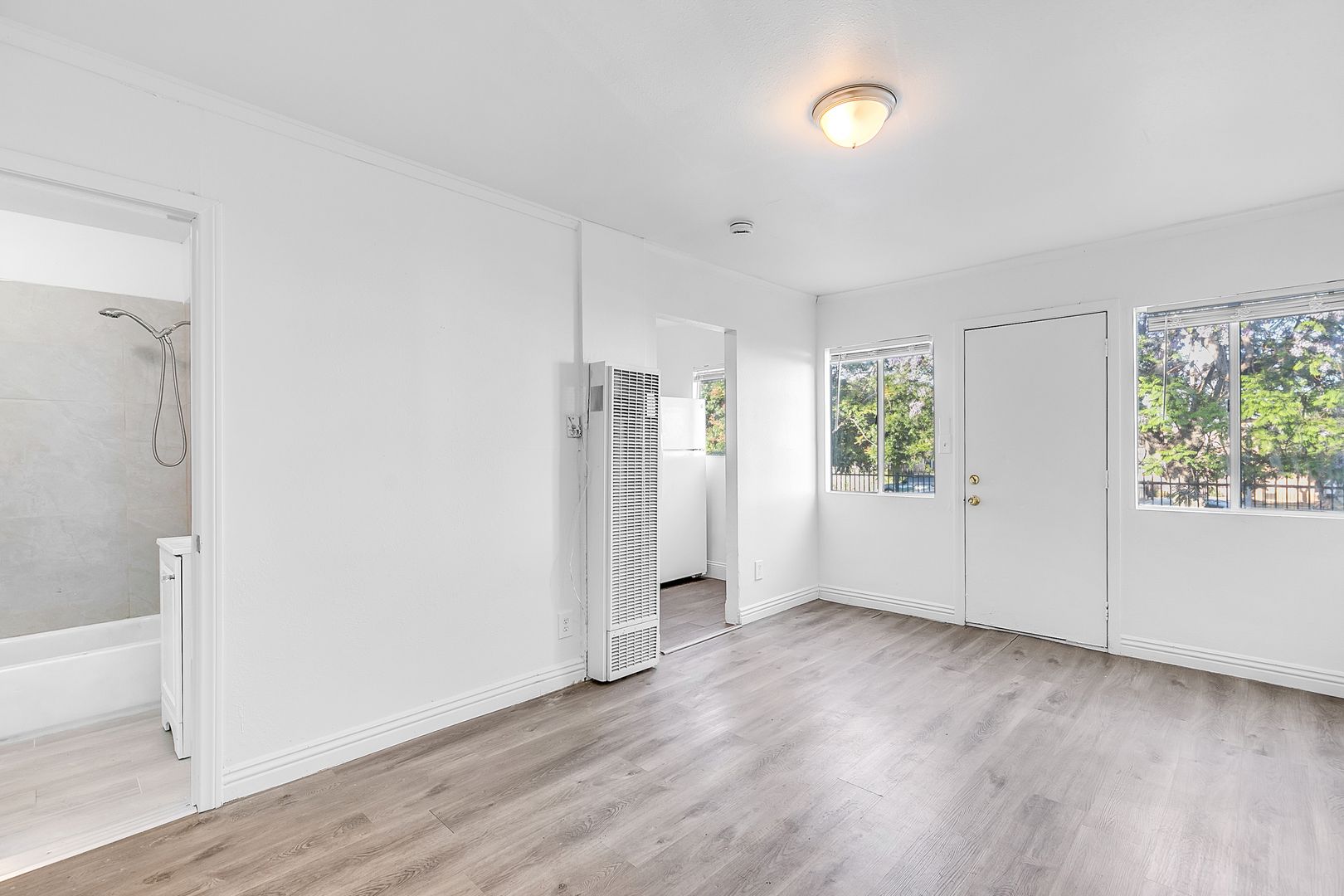 Los Angeles Apartment: 11901 S San Pedro St