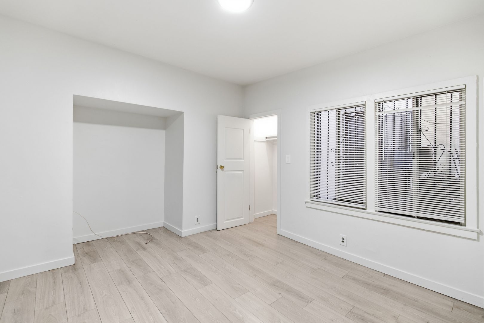 Los Angeles Apartment: 5251 S. Main Street