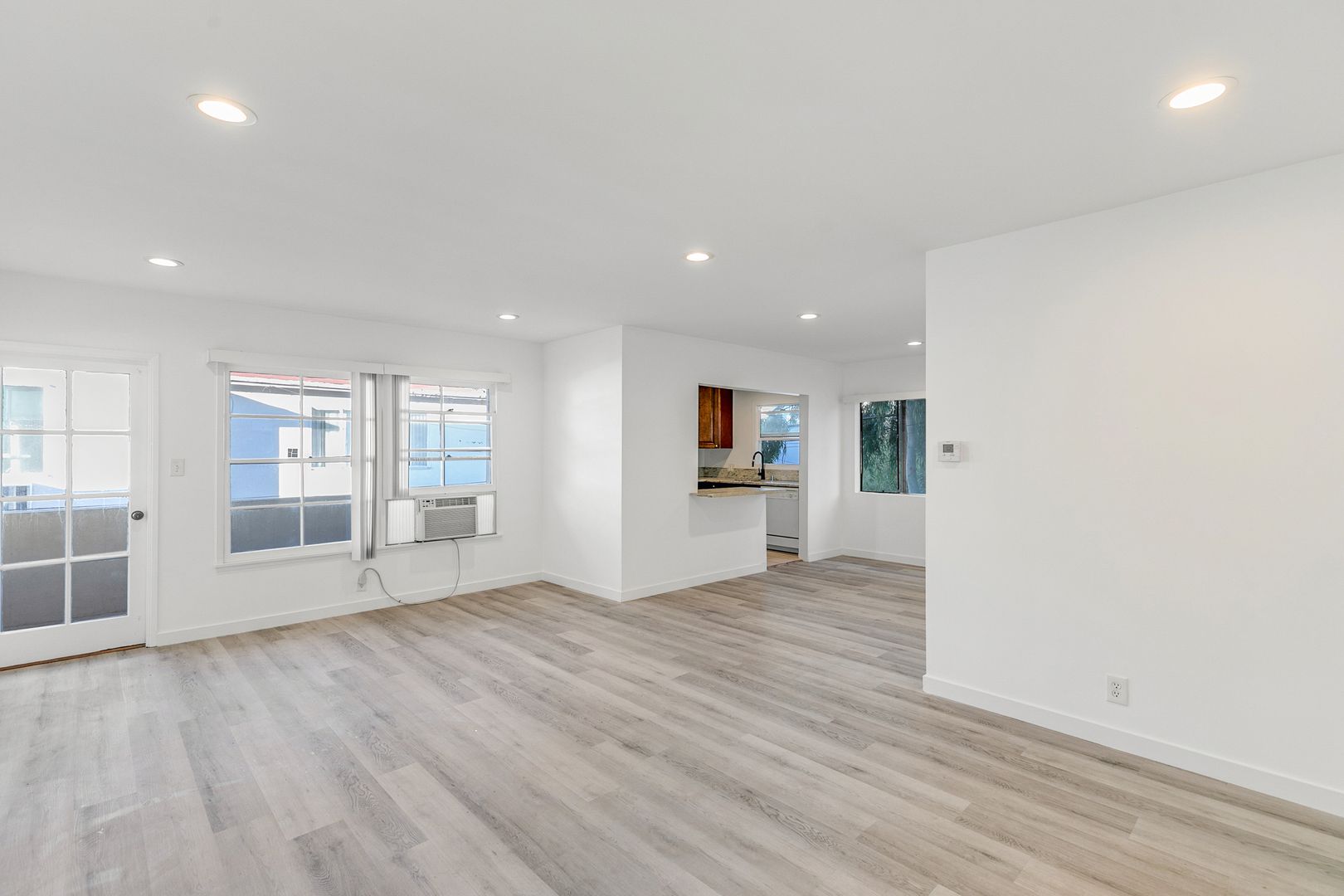 Los Angeles Apartment: 1122 S. Shenandoah St.