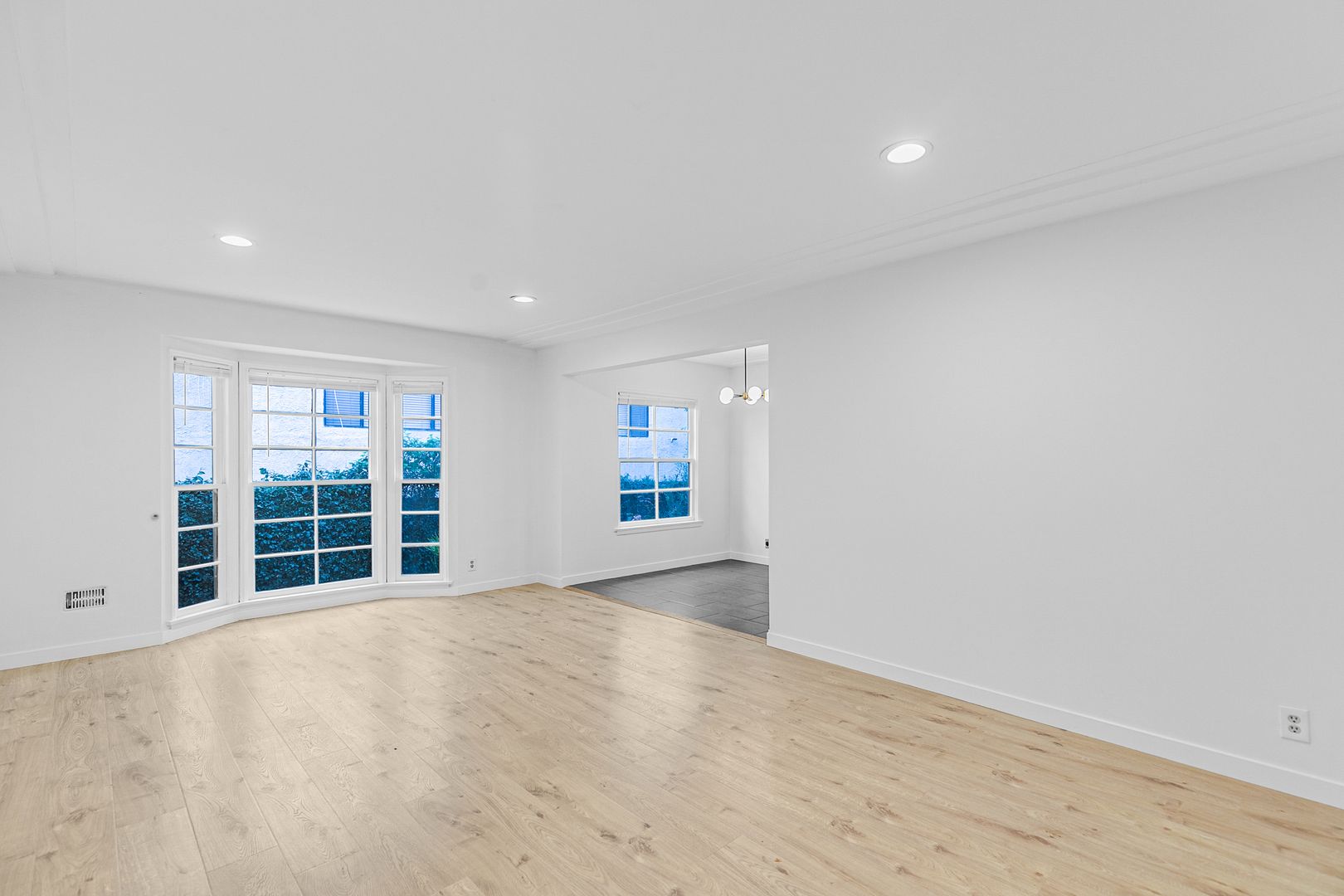 Beverly Hills Apartment: 408 N Maple Dr.