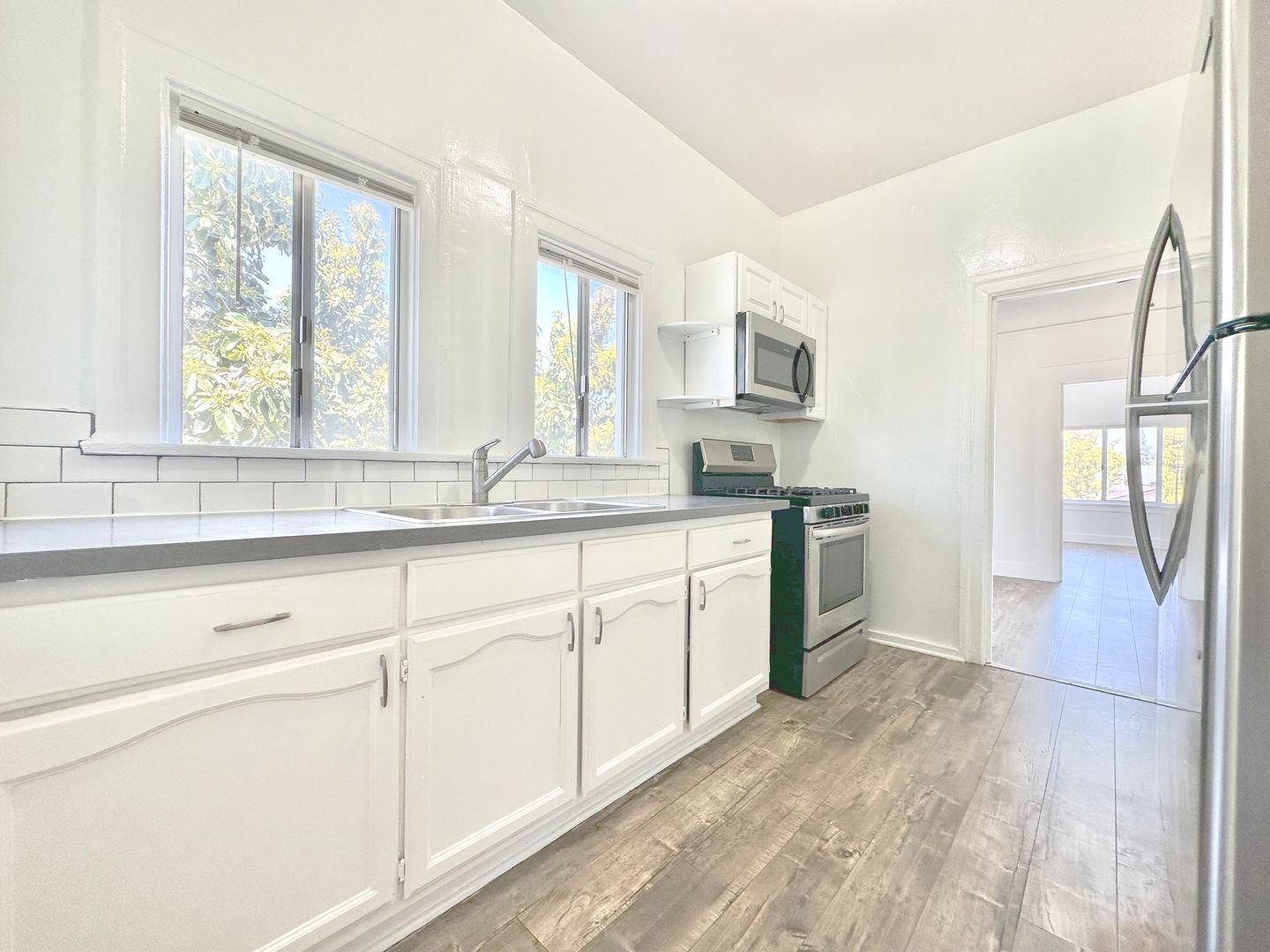 Los Angeles Apartment: 1148 E 48th St