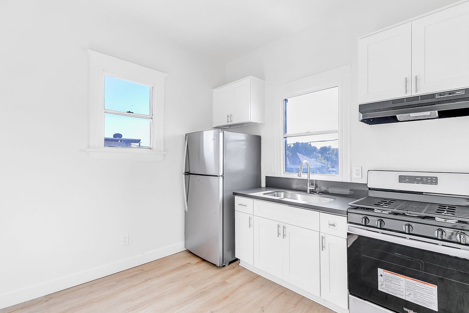 Los Angeles Apartment: 1618 E. Vernon Ave