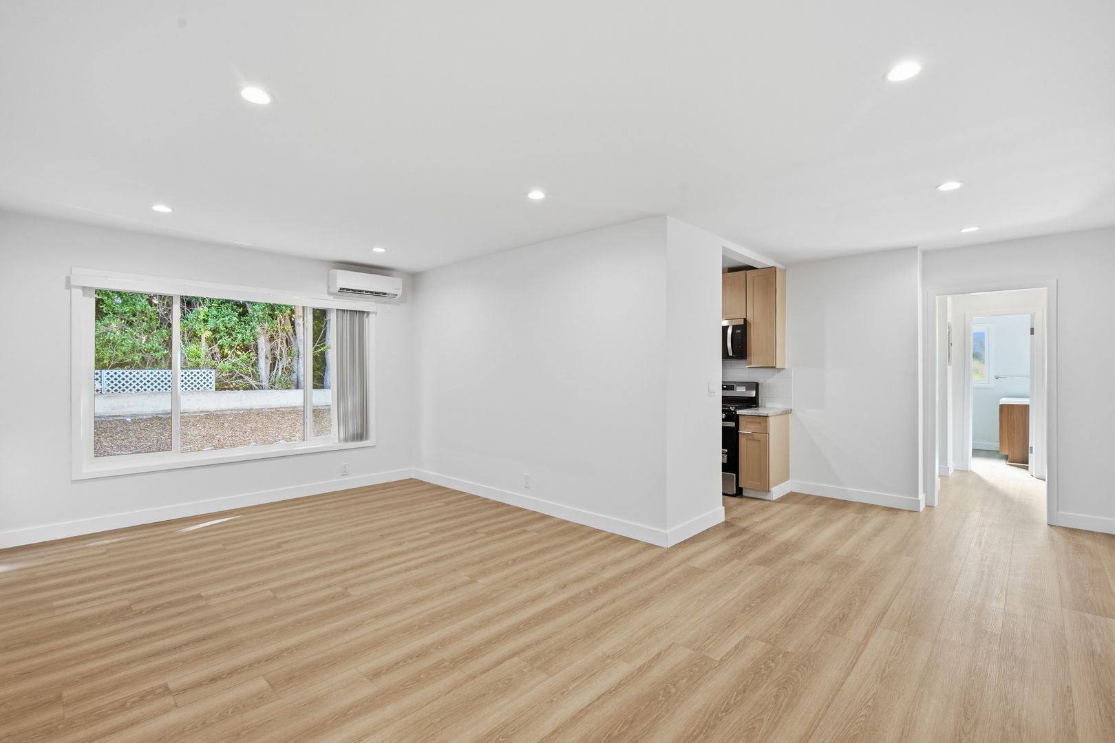 Sherman Oaks Apartment: 4321 Saugus Ave