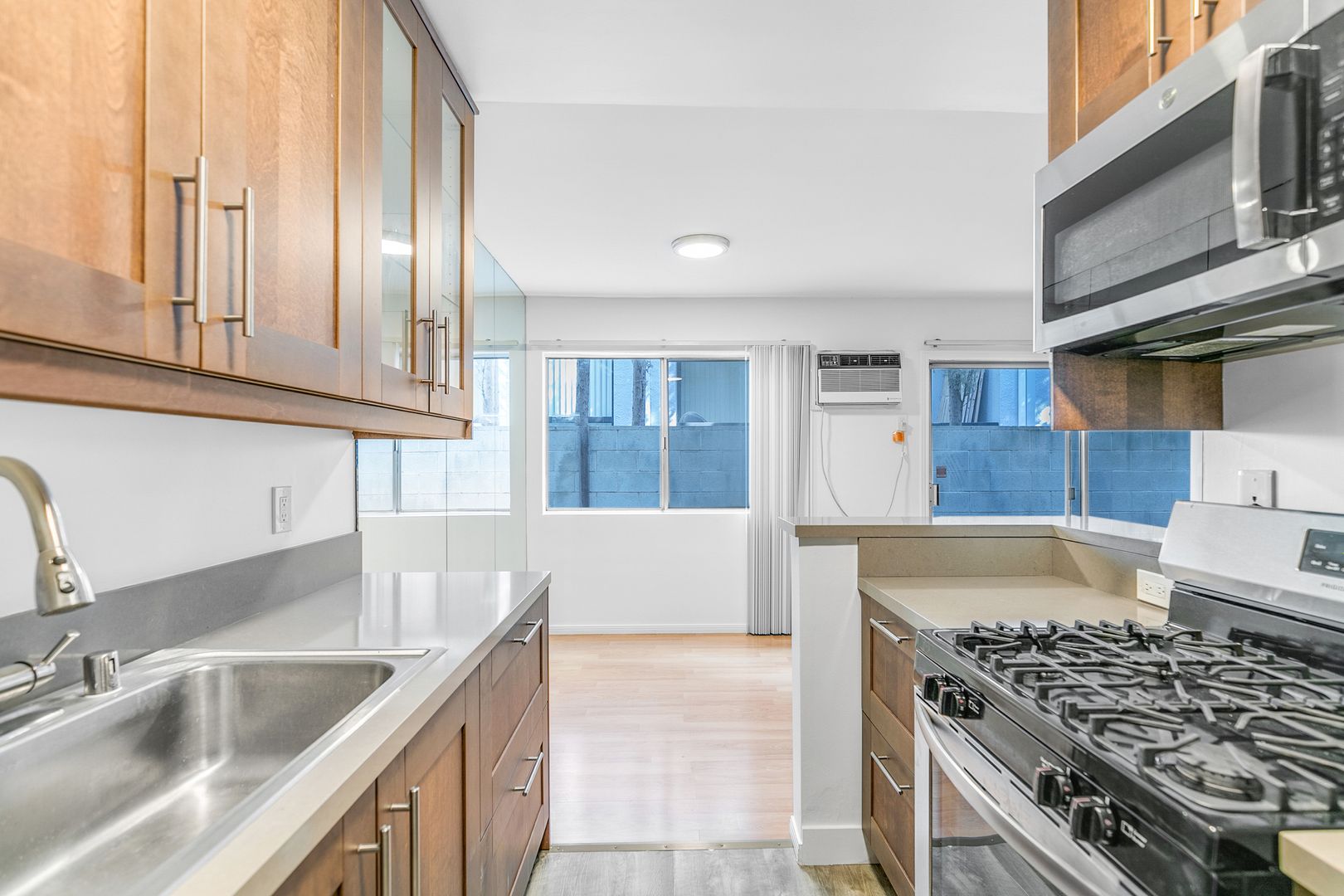 West Los Angeles Apartment: 1812 Westholme Avenue