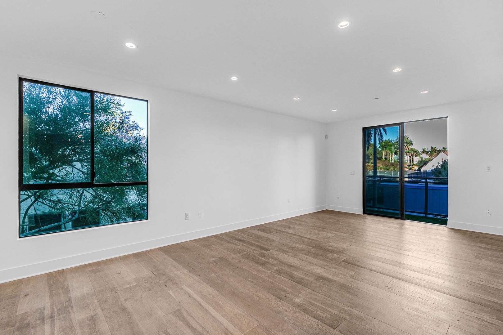 Los Angeles Apartment: 843 N Fuller Avenue