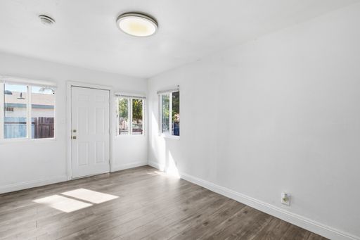 Beautiful Studio + 1 Bath – photo 1