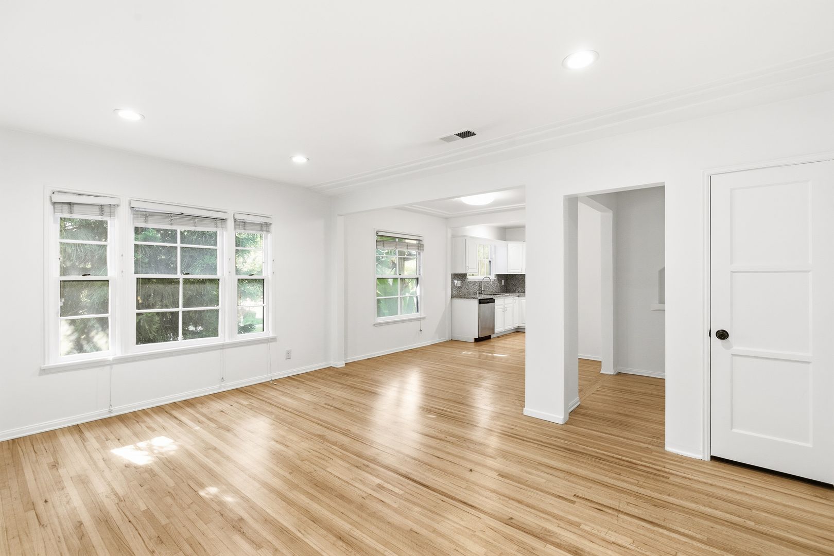 Beverly Hills Apartment: 408 N Maple Dr.