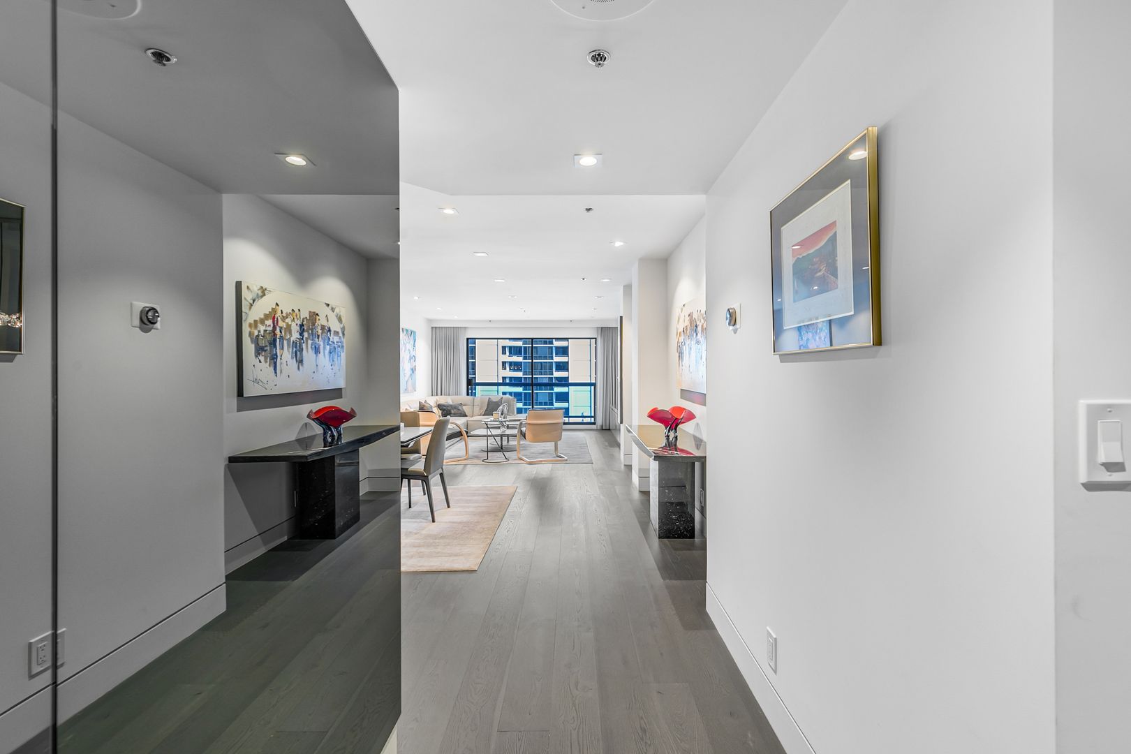 Los Angeles Apartment: 10724 Wilshire Blvd