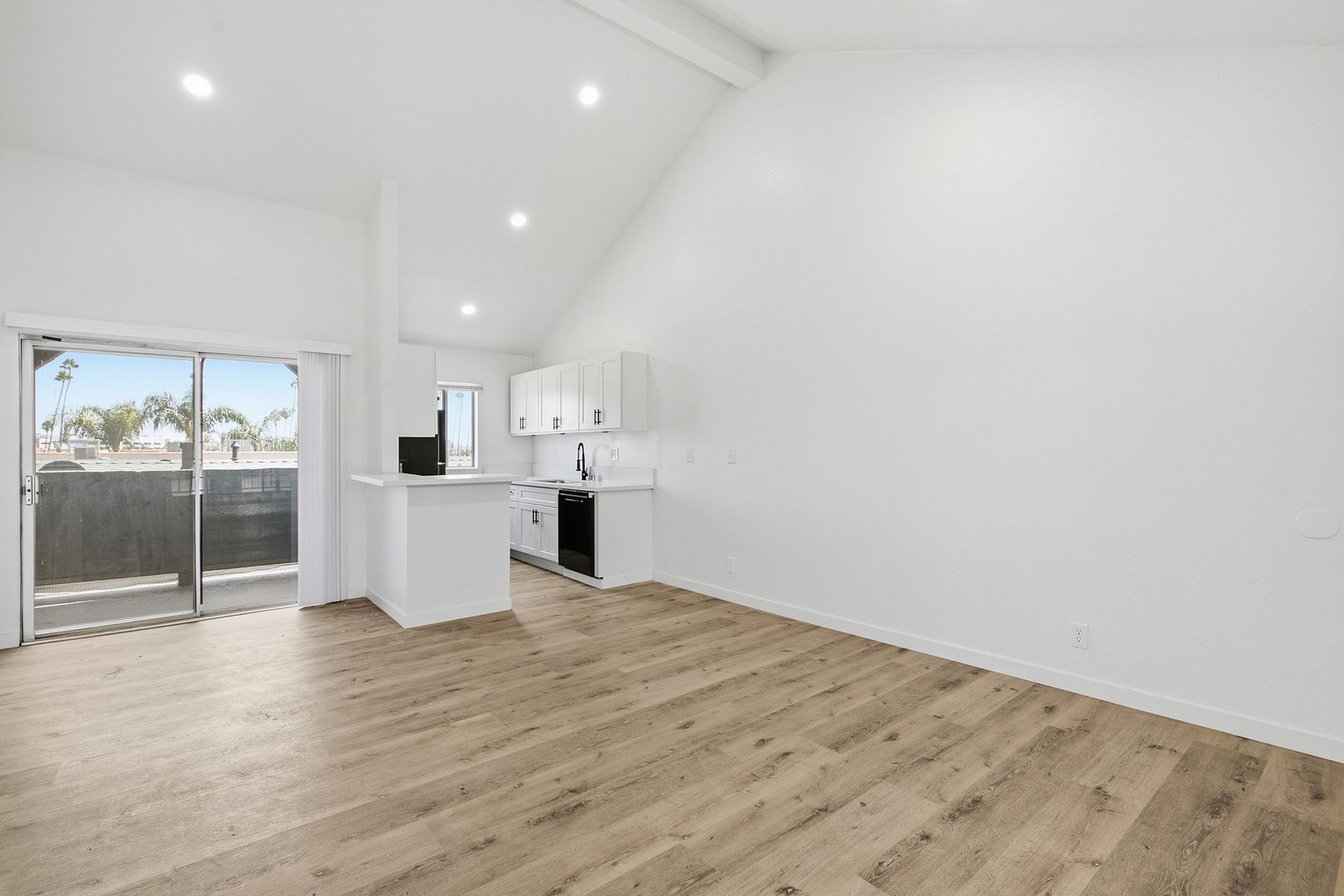 Inglewood Apartment: 511 E 99th Street