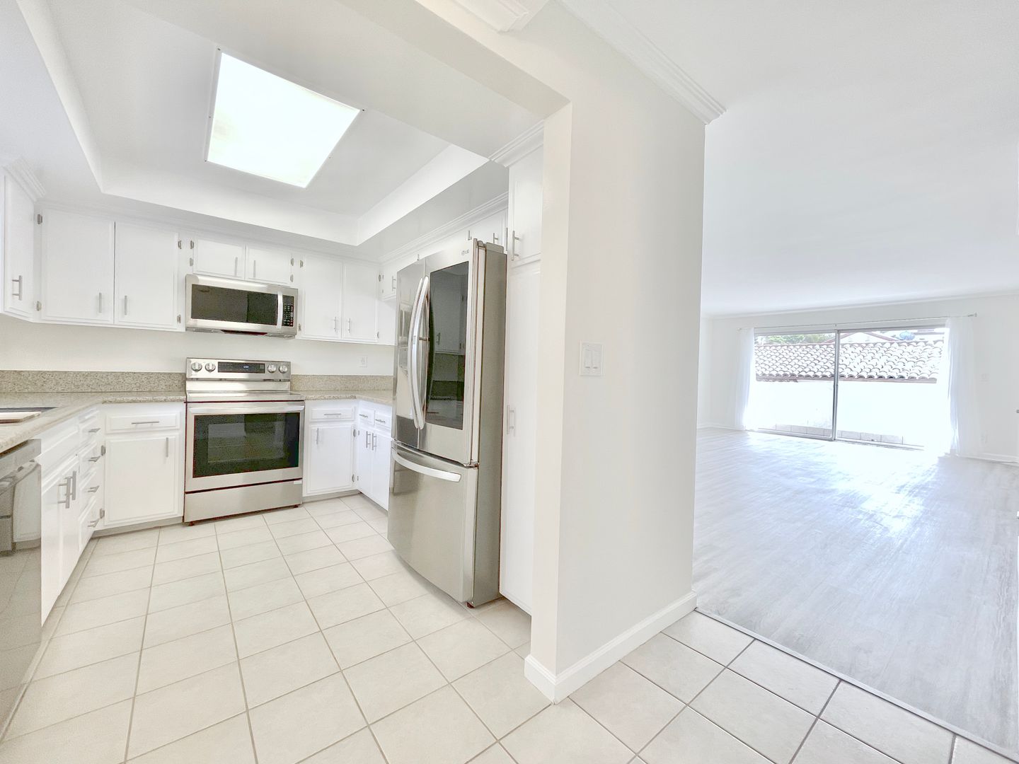 Santa Monica Apartment: 920 18th St.