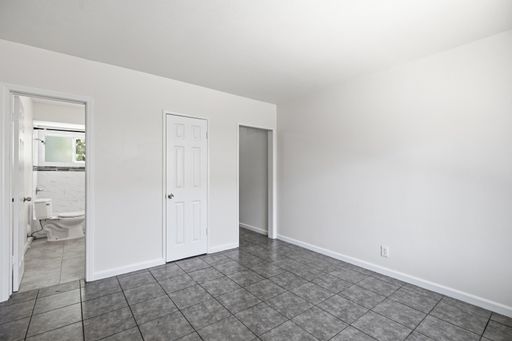Beautiful newly remodeled Studio + 1 Bath apartment