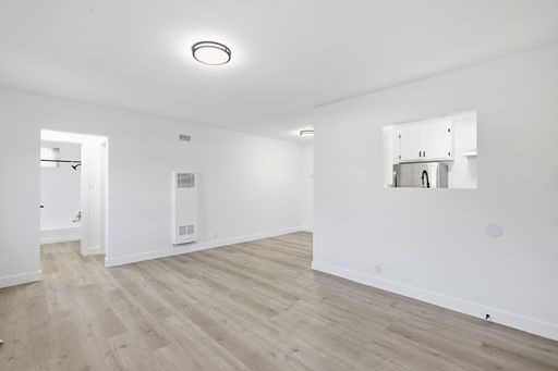 Modern 1 Bedroom + 1 Bath – photo 1