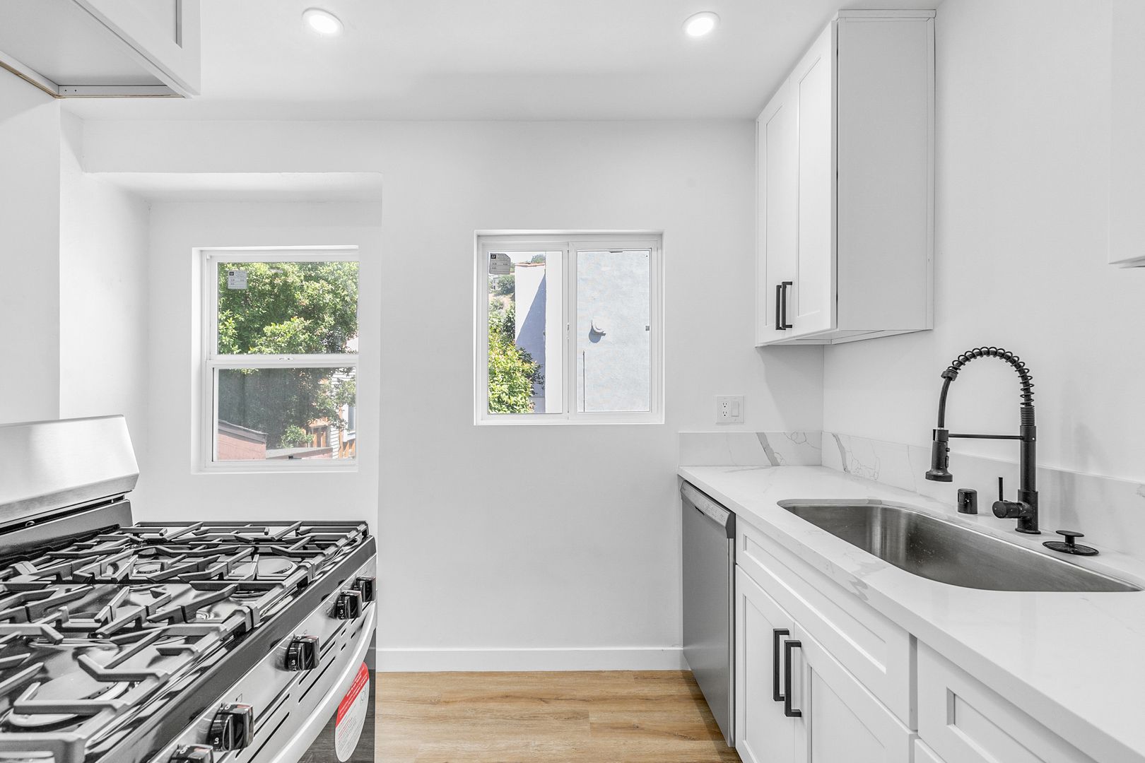 Los Angeles Apartment: 4021 Griffin Avenue