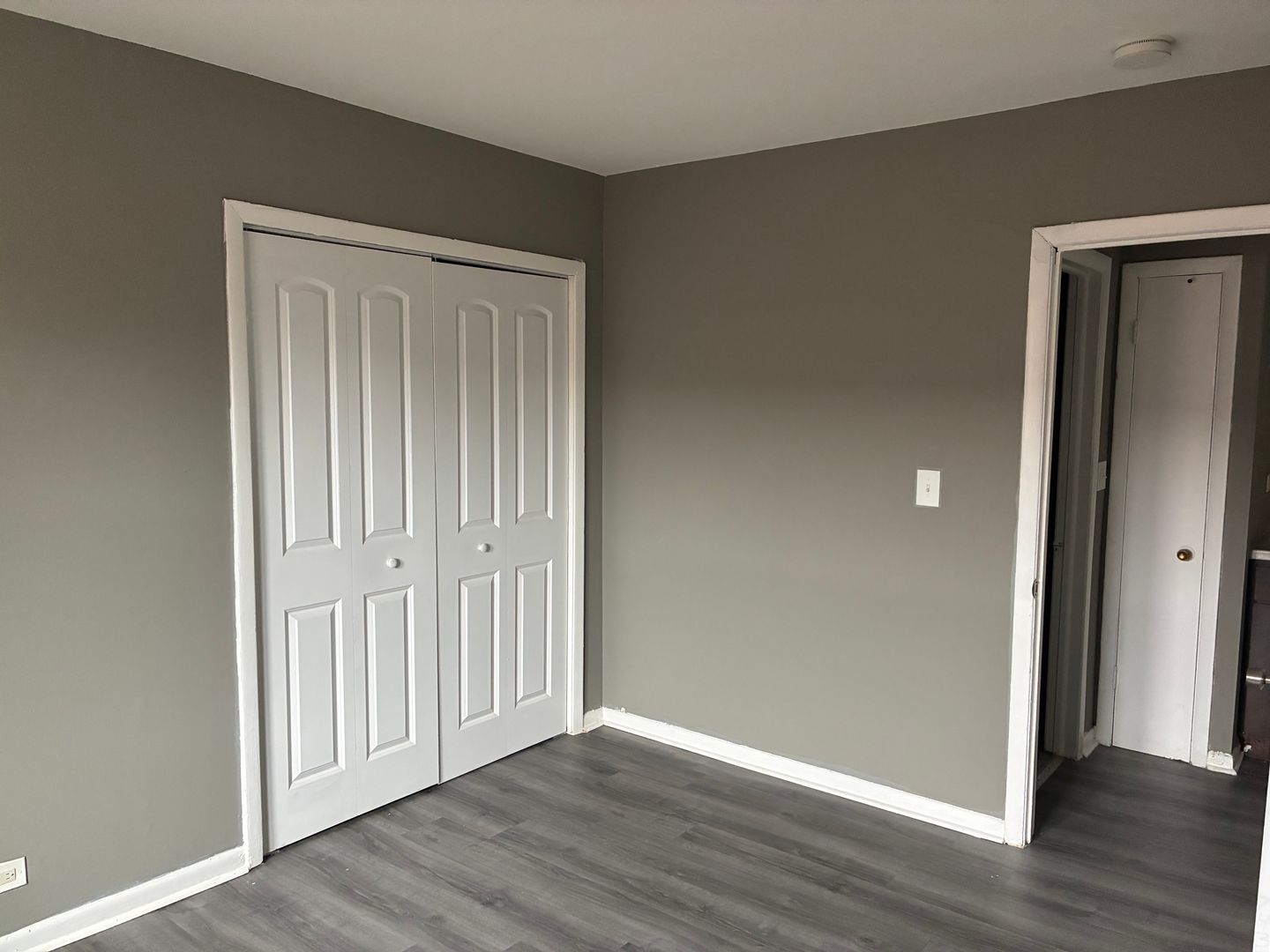 Calumet City Apartment: 485 Buffalo Ave