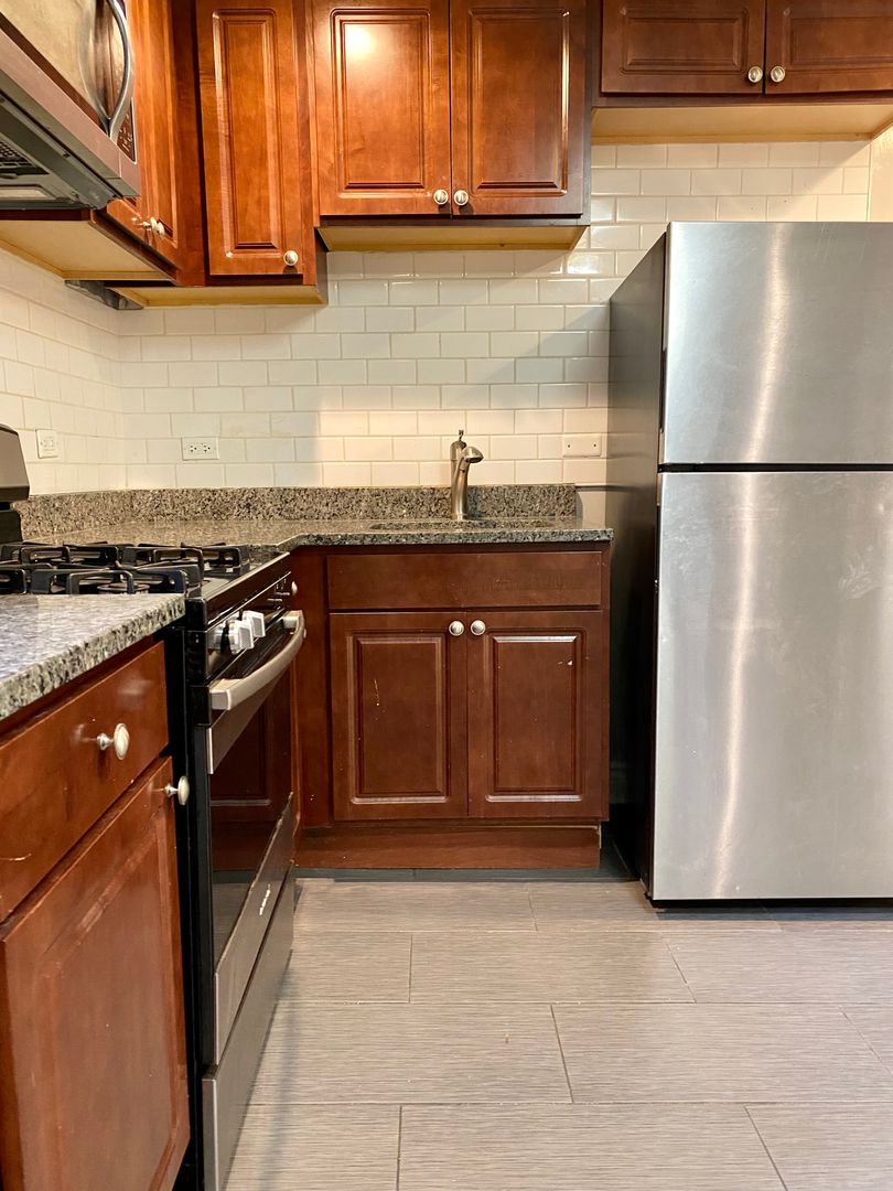 Chicago Apartment: 2309 S Sacramento