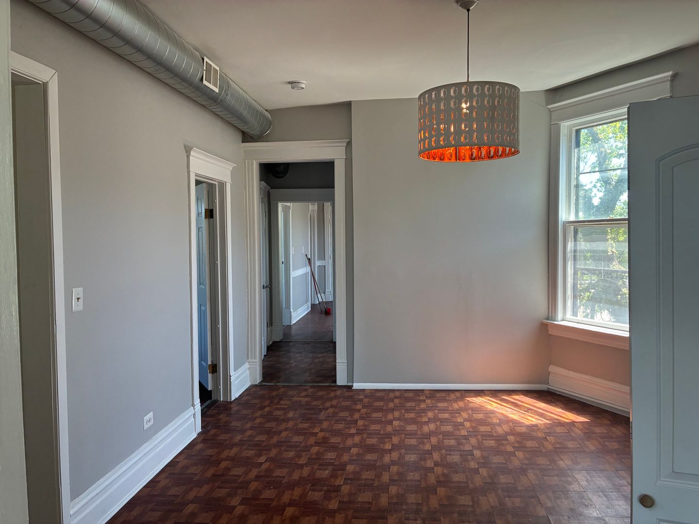 Chicago Apartment: 9035 S Burley Ave