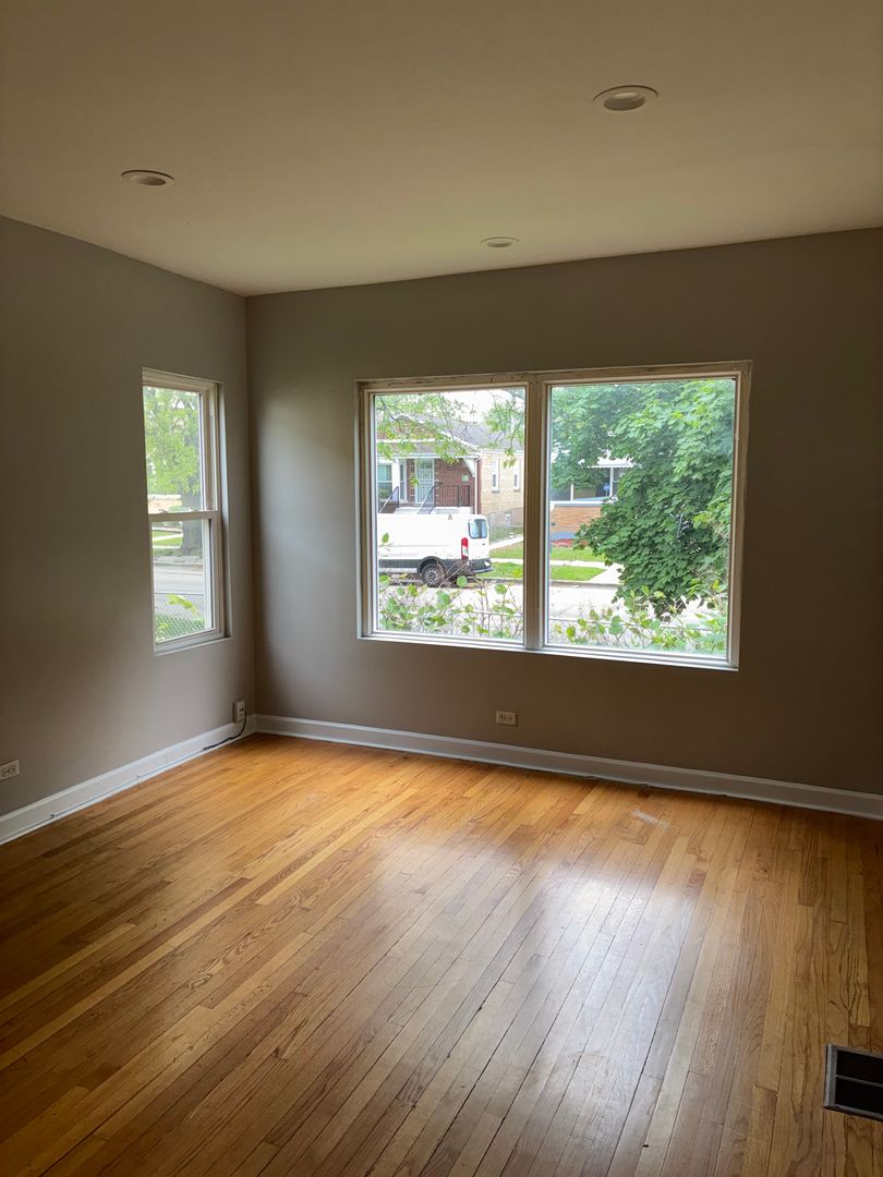 Chicago Apartment: 9025 S Carpenter St